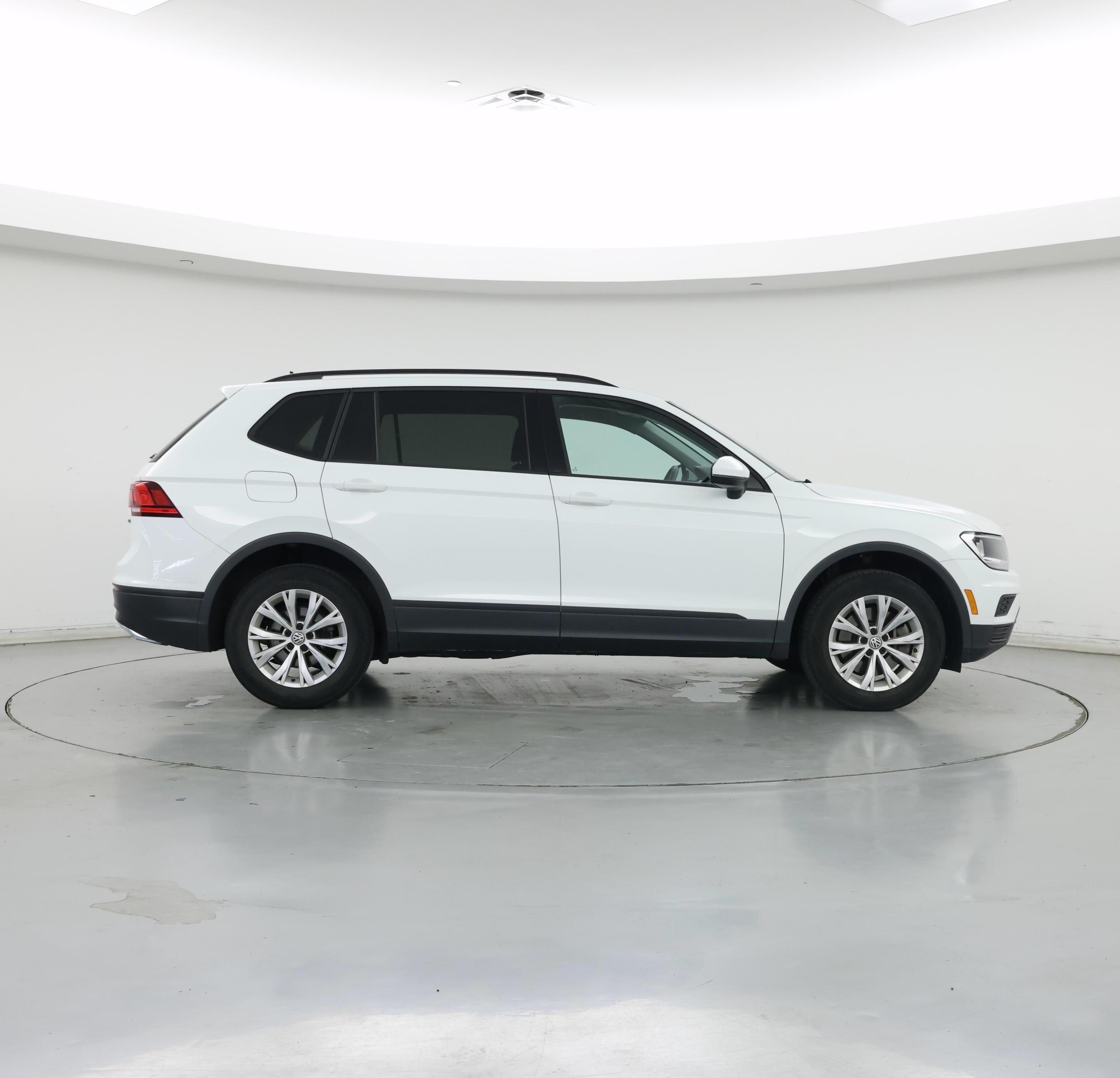 Thumbnail: 2020 Volkswagen Tiguan - 7