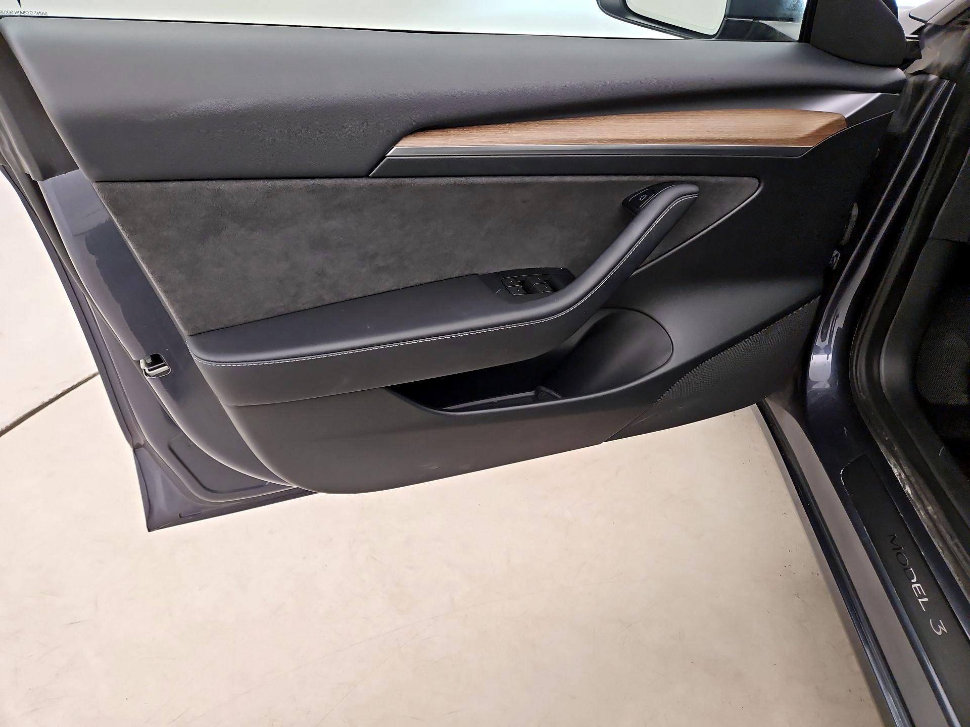 Thumbnail: 2023 Tesla Model 3 - 12