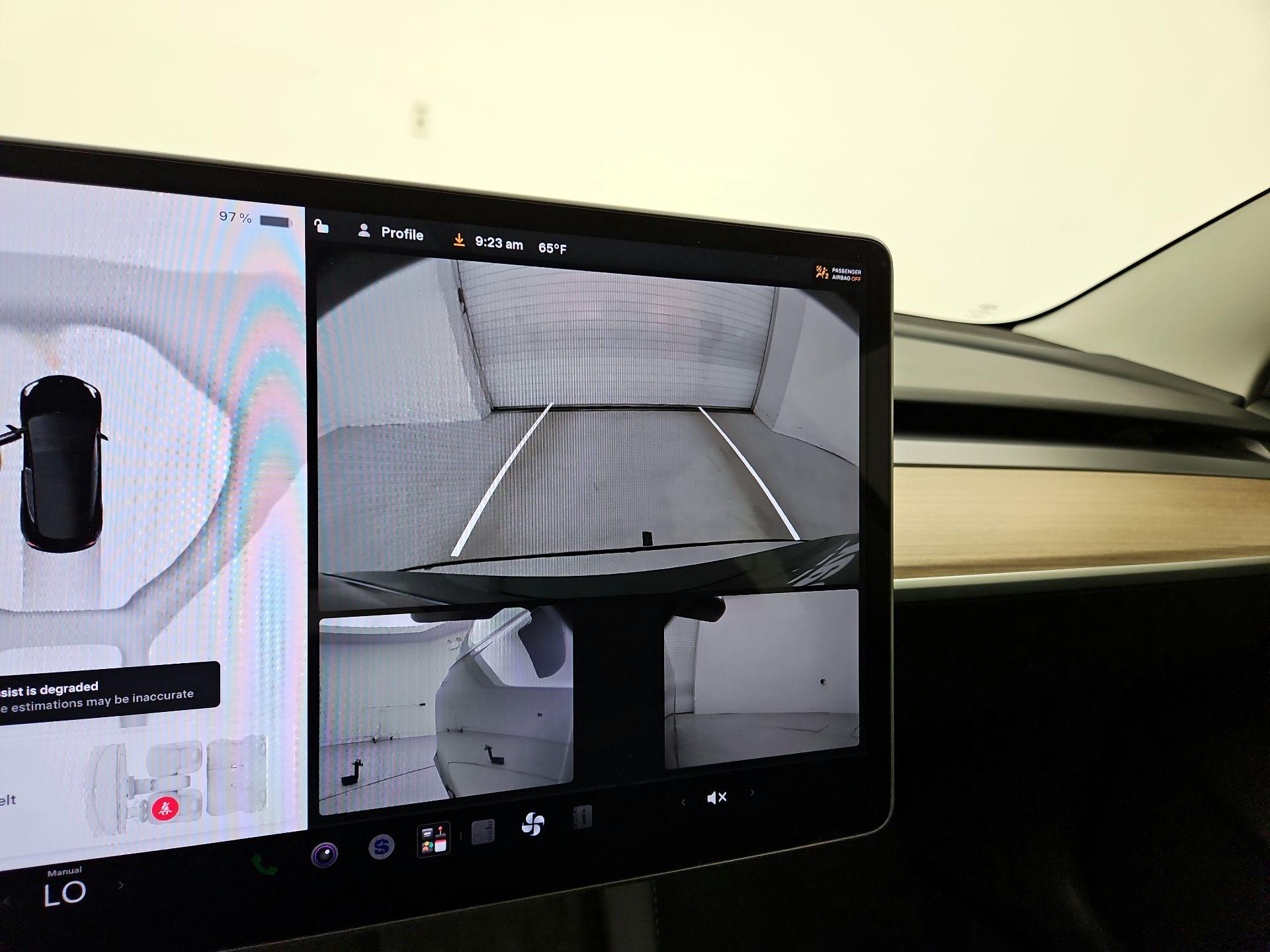 Thumbnail: 2023 Tesla Model 3 - 14