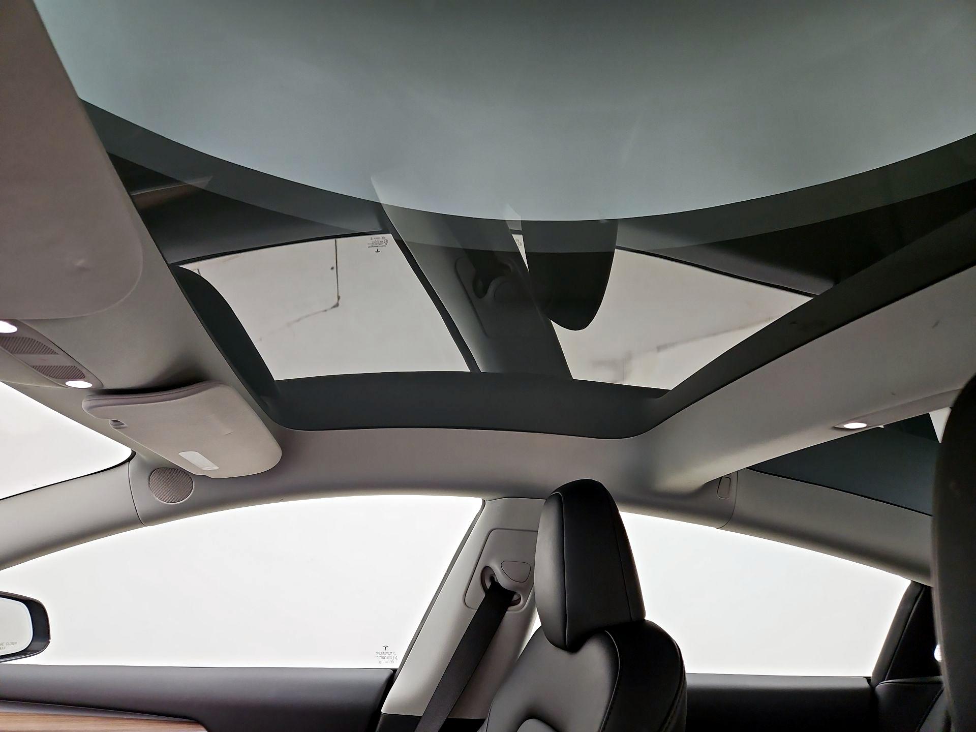 Thumbnail: 2023 Tesla Model 3 - 19