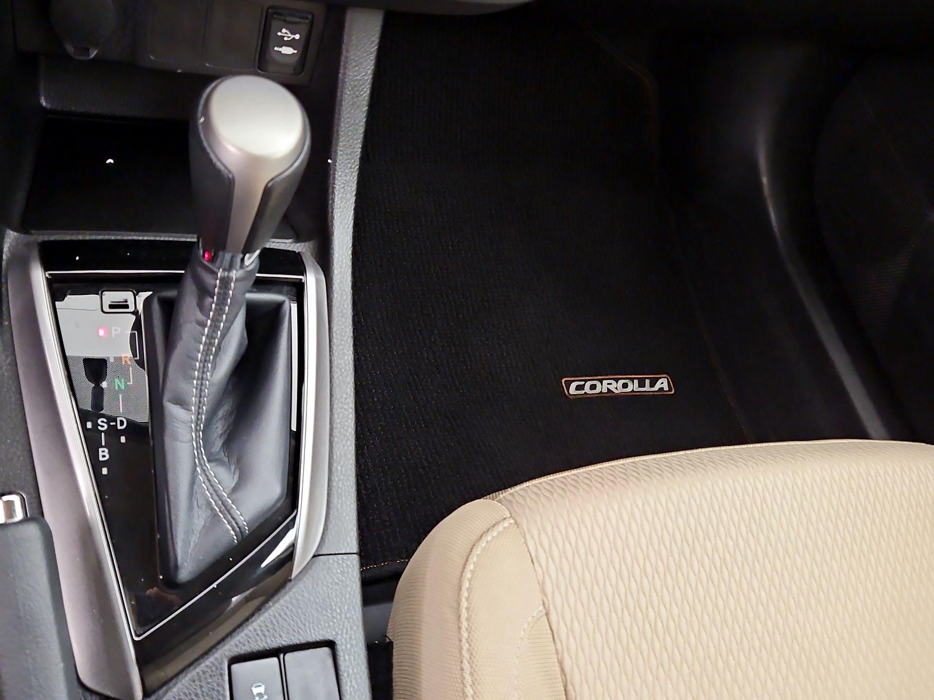 Thumbnail: 2015 Toyota Corolla - 17