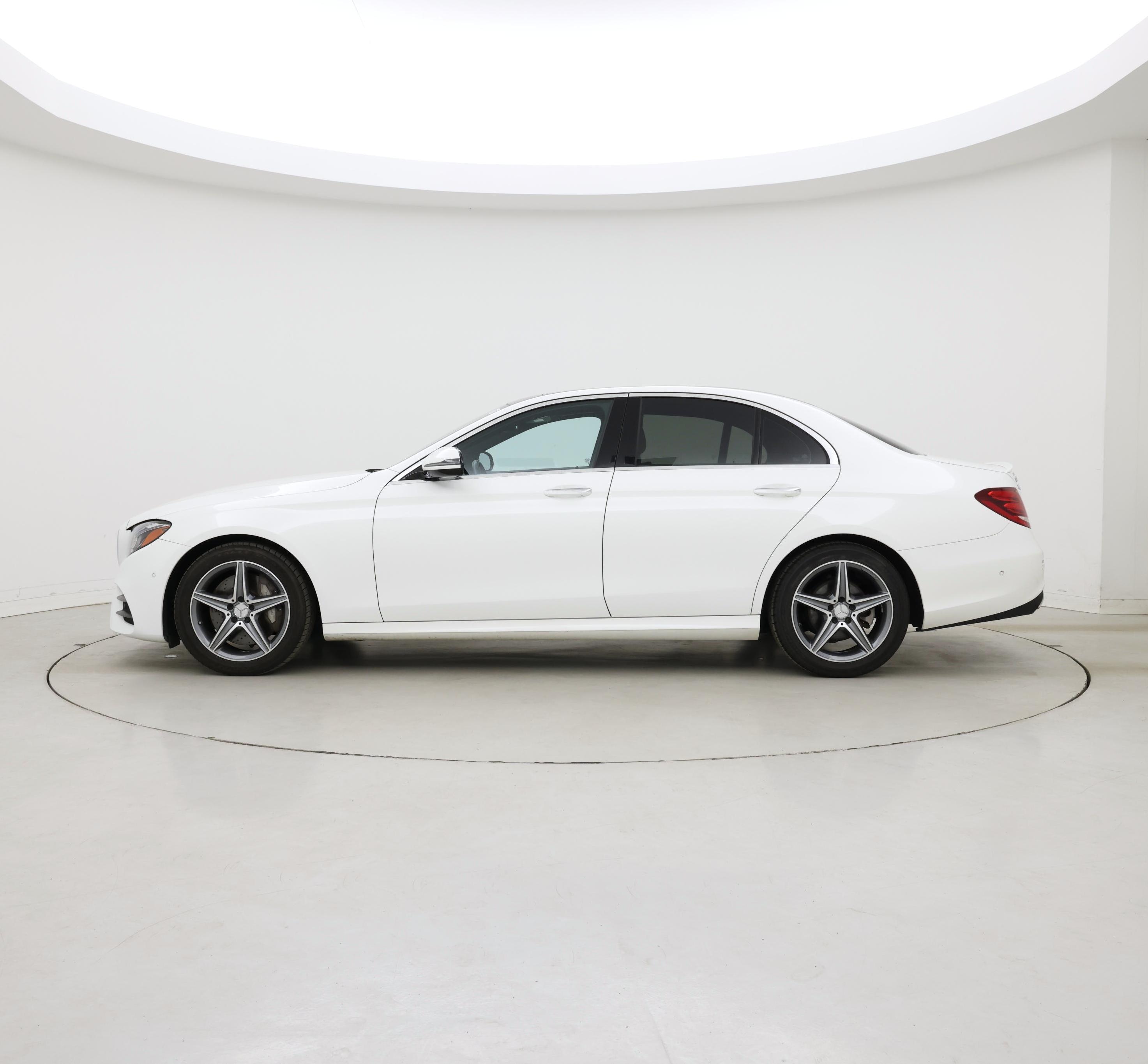 Thumbnail: 2017 Mercedes-Benz E-Class - 3