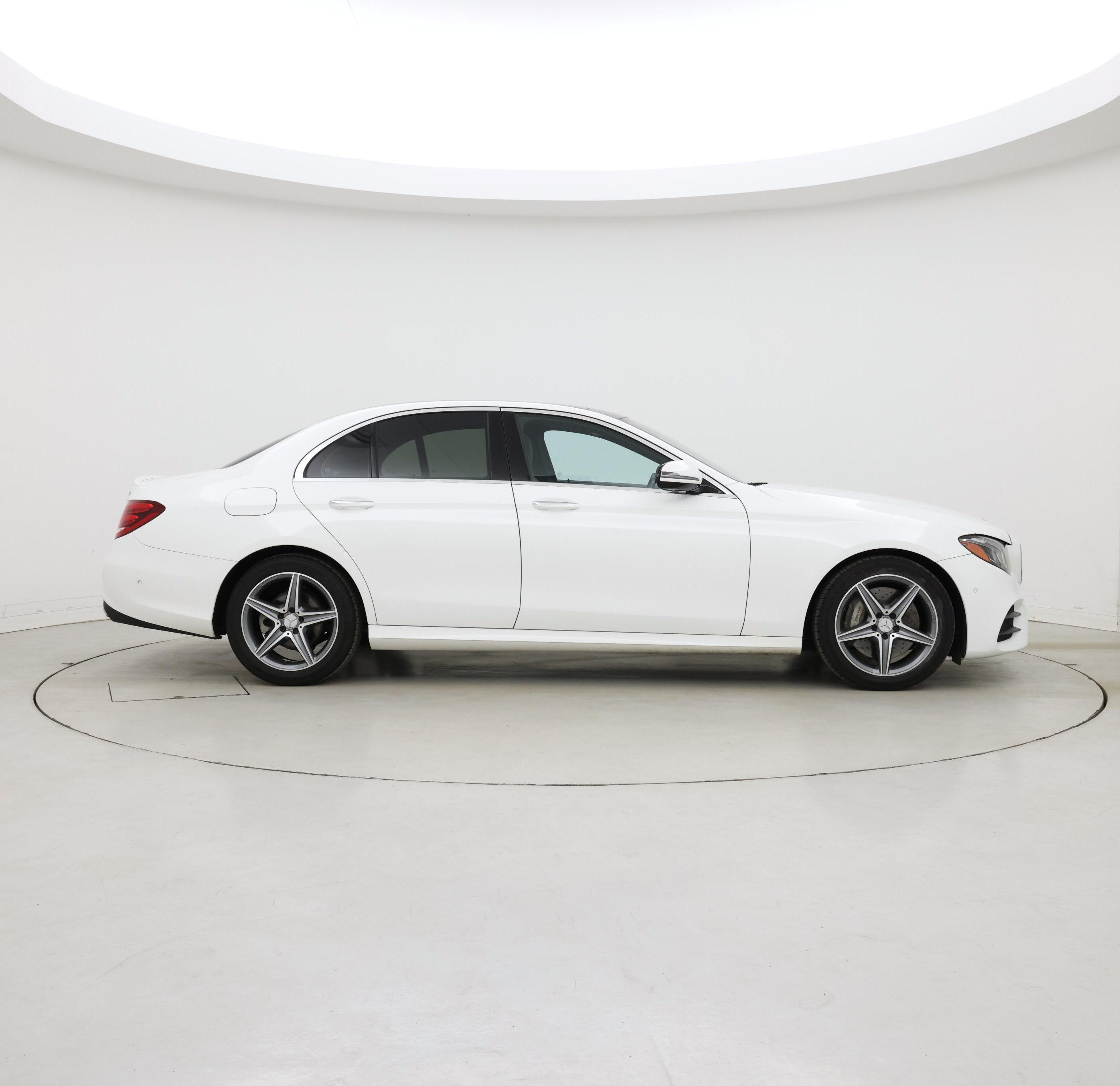 Thumbnail: 2017 Mercedes-Benz E-Class - 7