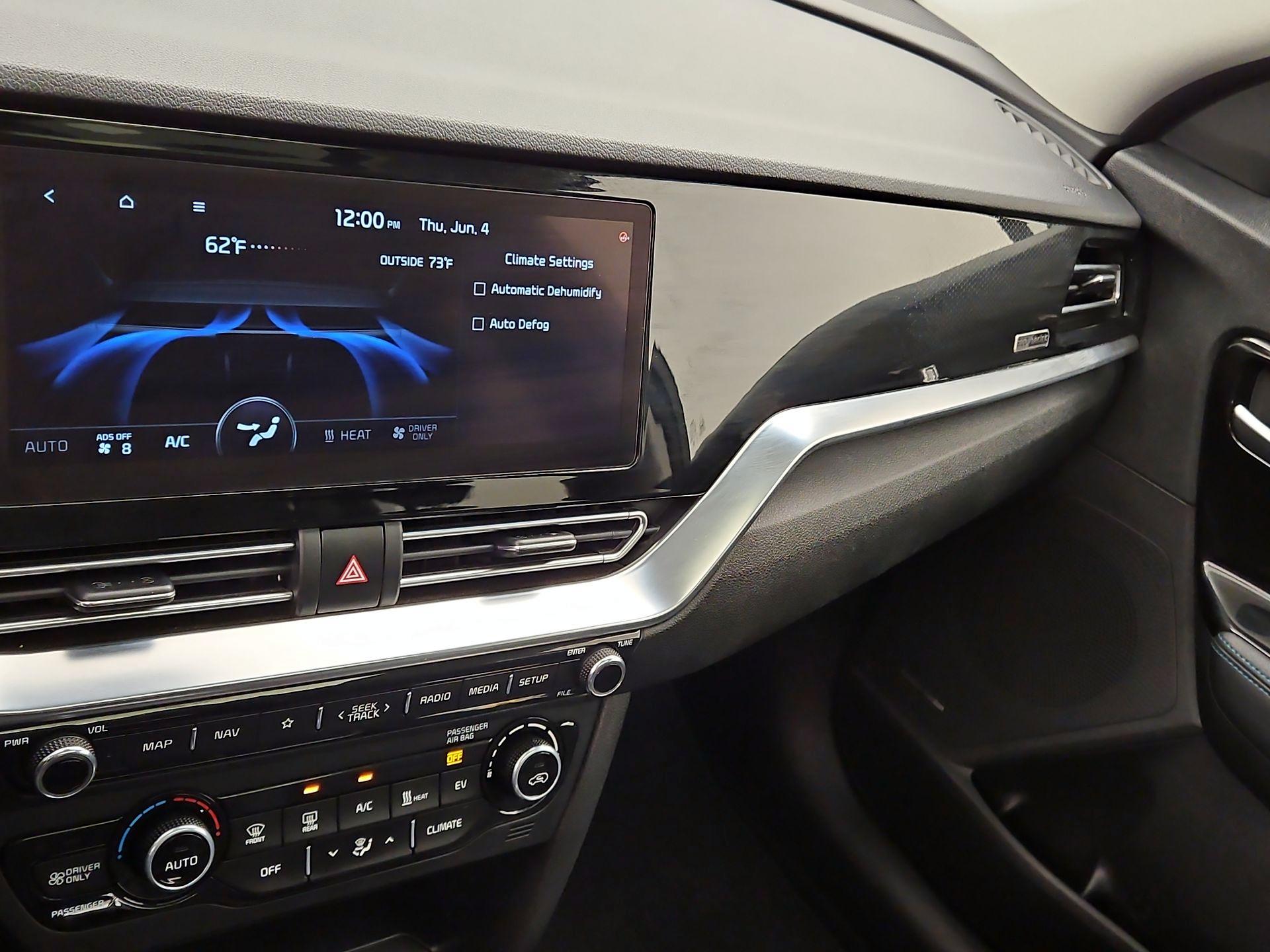 Thumbnail: 2022 Kia Niro - 17