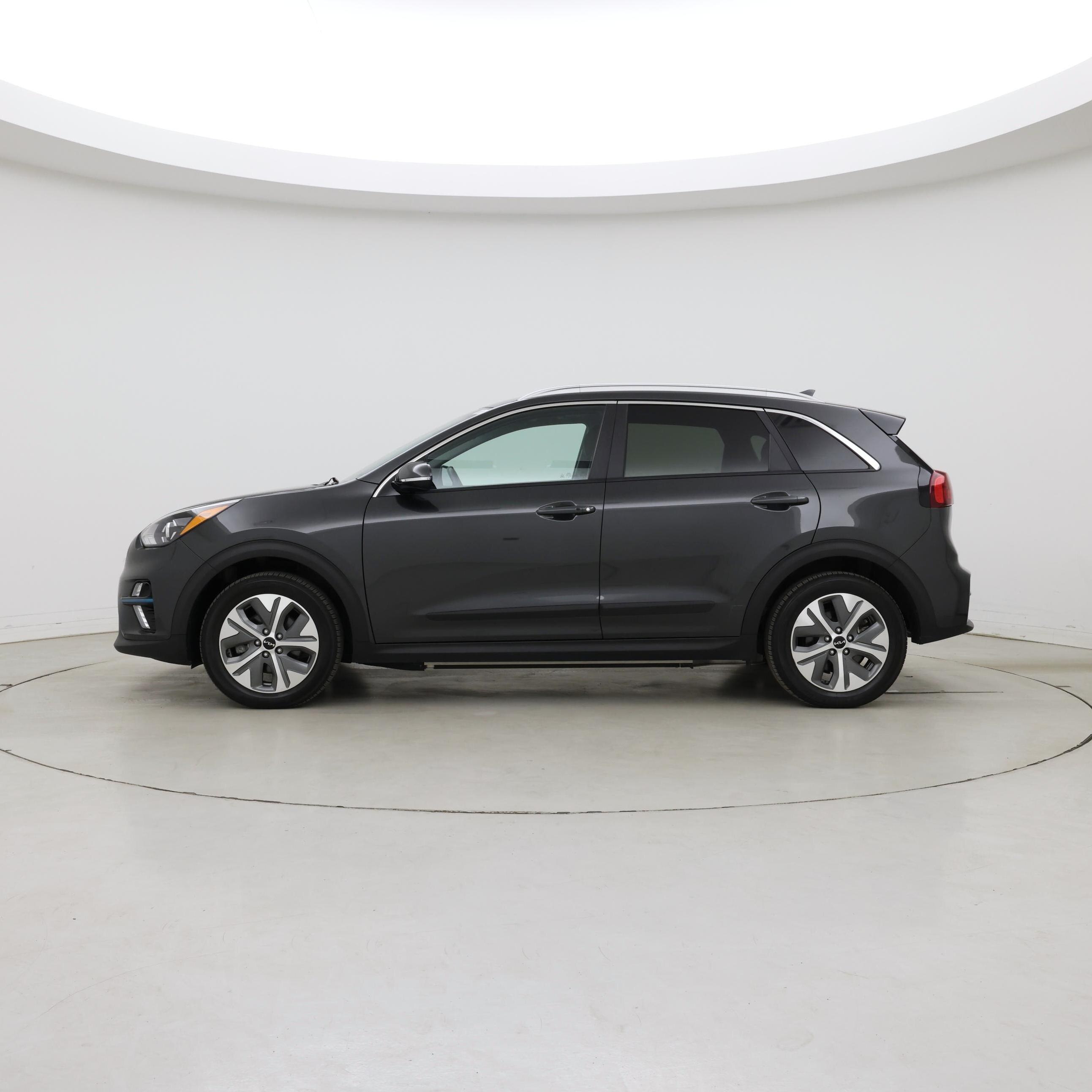 Thumbnail: 2022 Kia Niro - 3