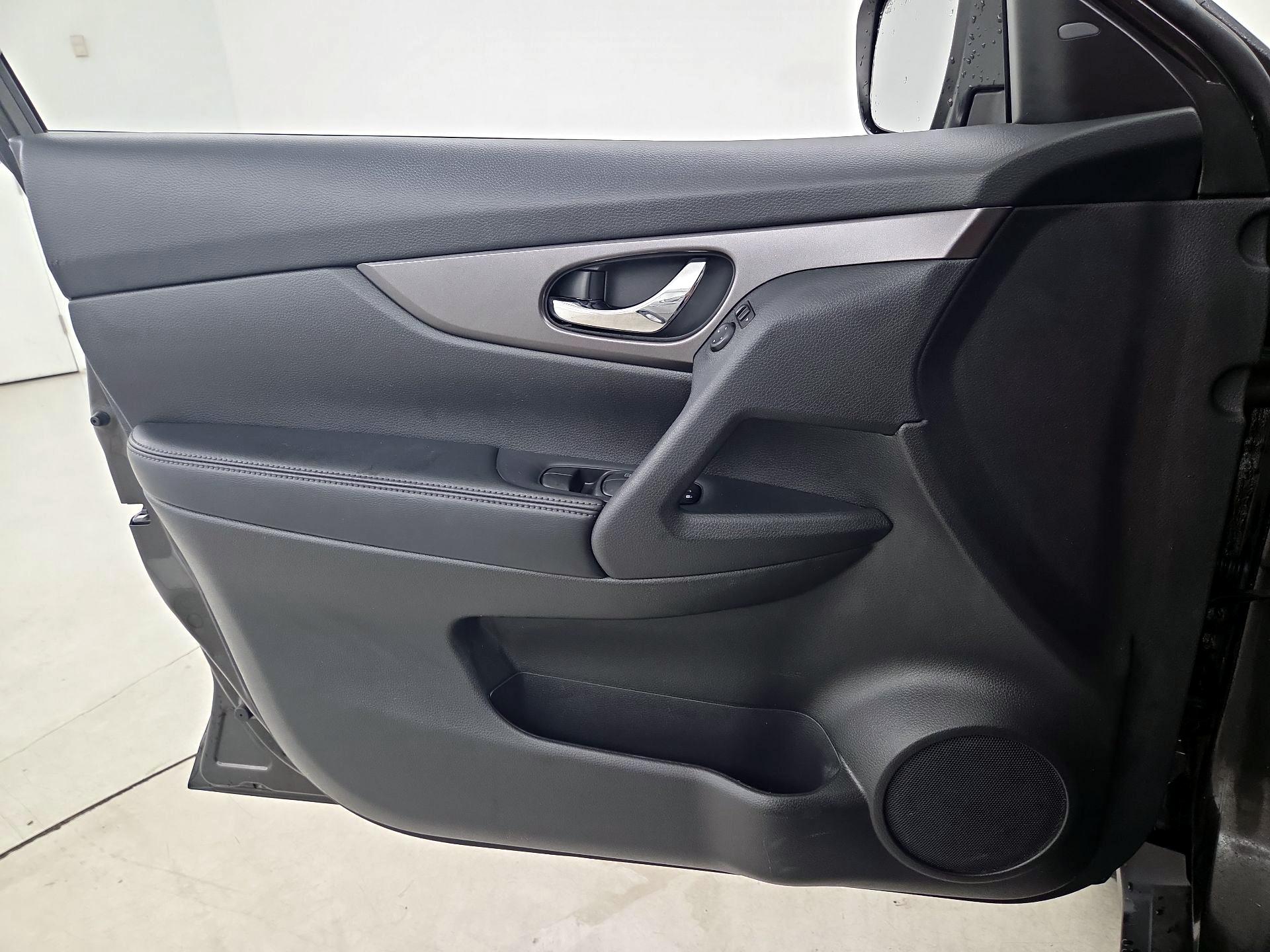 Thumbnail: 2014 Nissan Rogue - 12