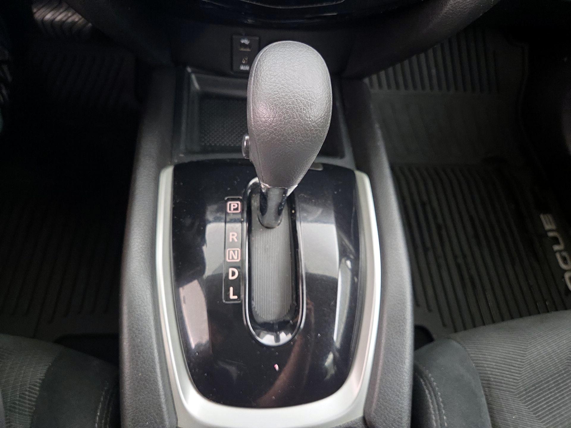 Thumbnail: 2014 Nissan Rogue - 18