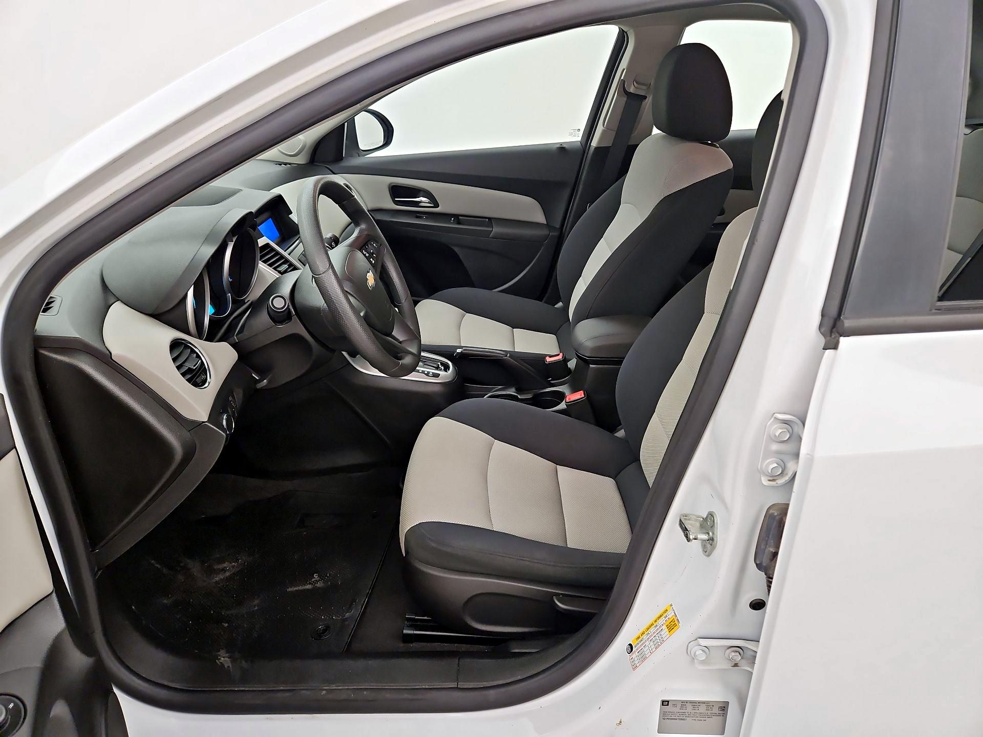 Thumbnail: 2016 Chevrolet Cruze - 11