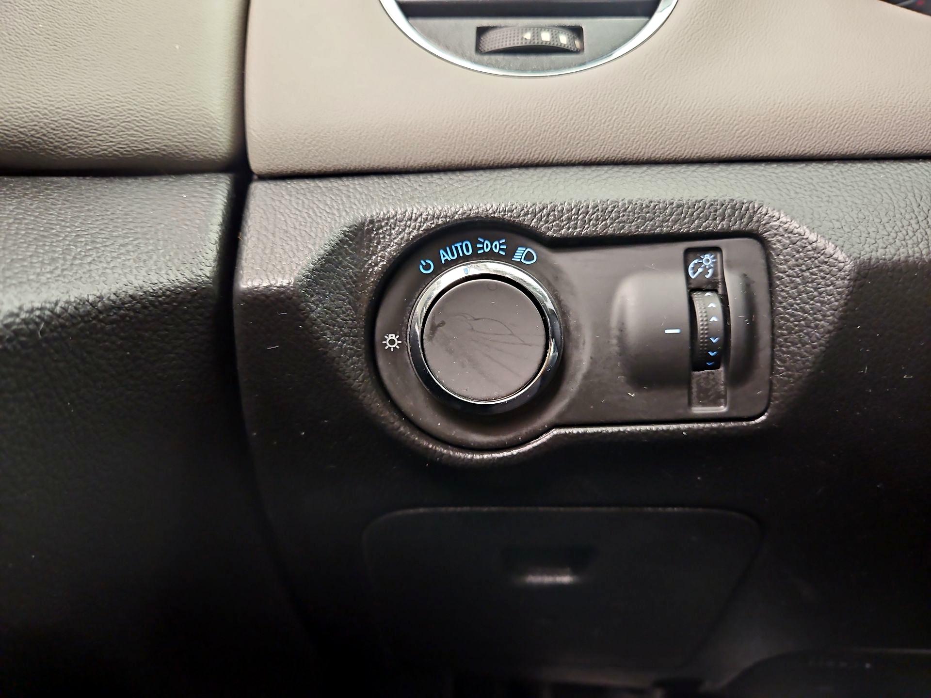 Thumbnail: 2016 Chevrolet Cruze - 13