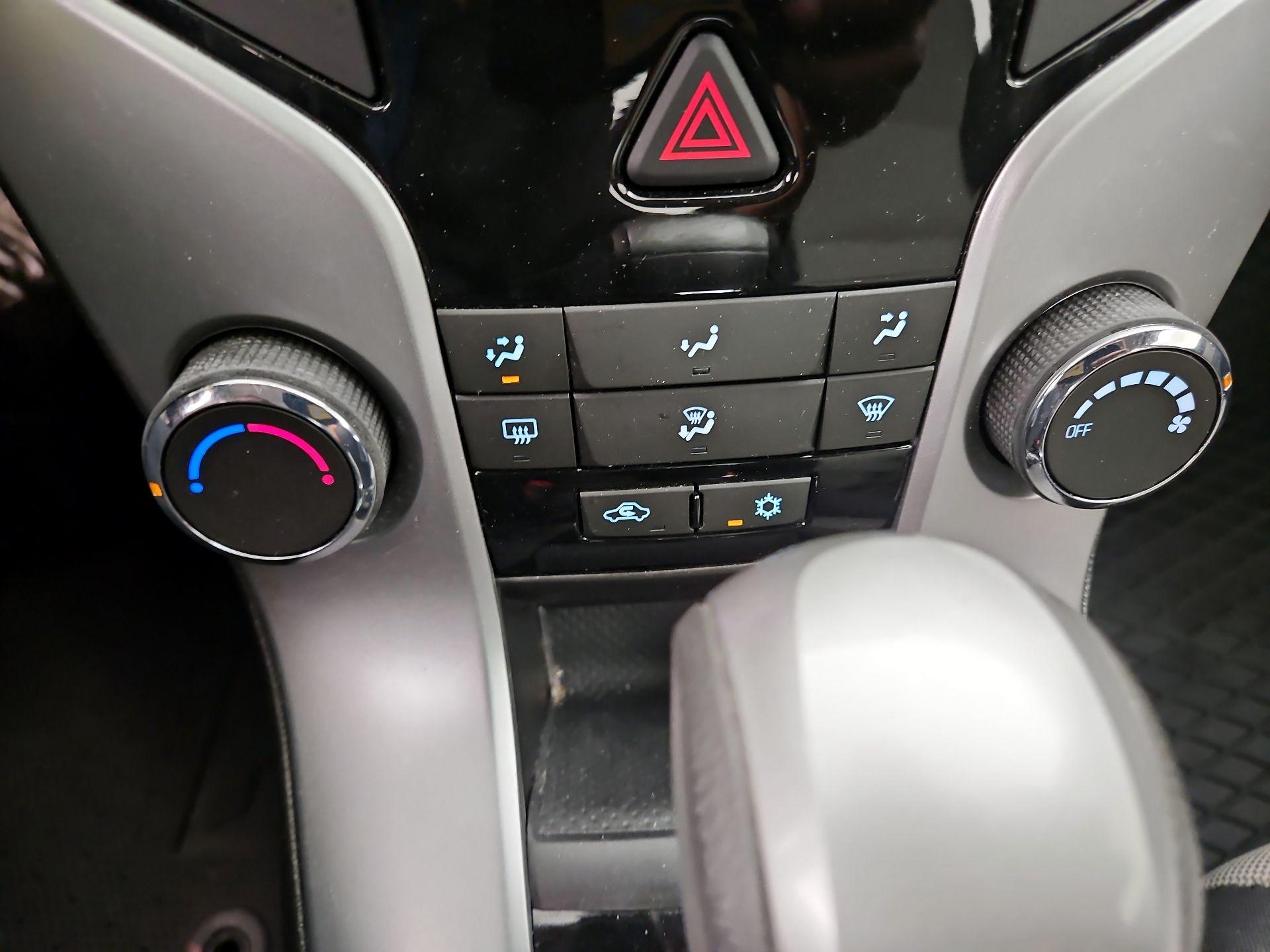 Thumbnail: 2016 Chevrolet Cruze - 15
