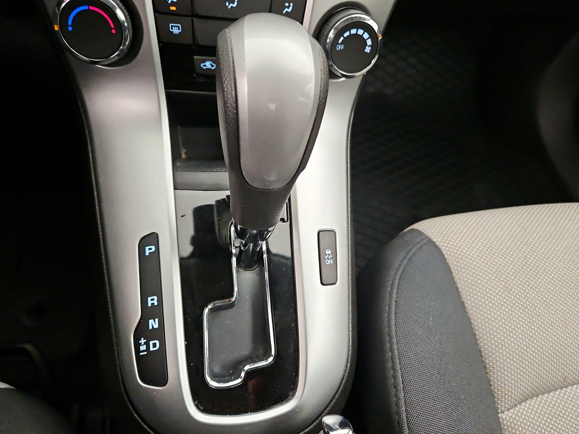 Thumbnail: 2016 Chevrolet Cruze - 16