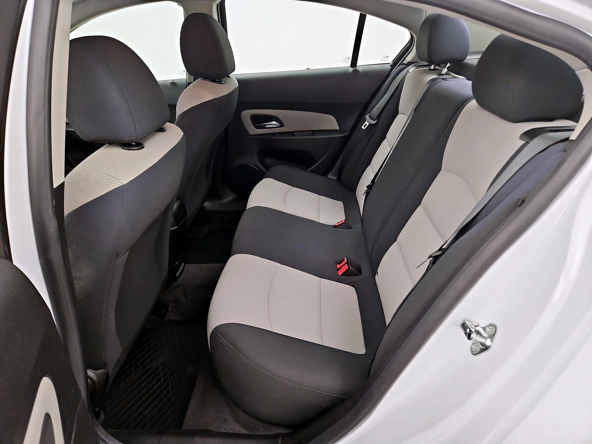 Thumbnail: 2016 Chevrolet Cruze - 17