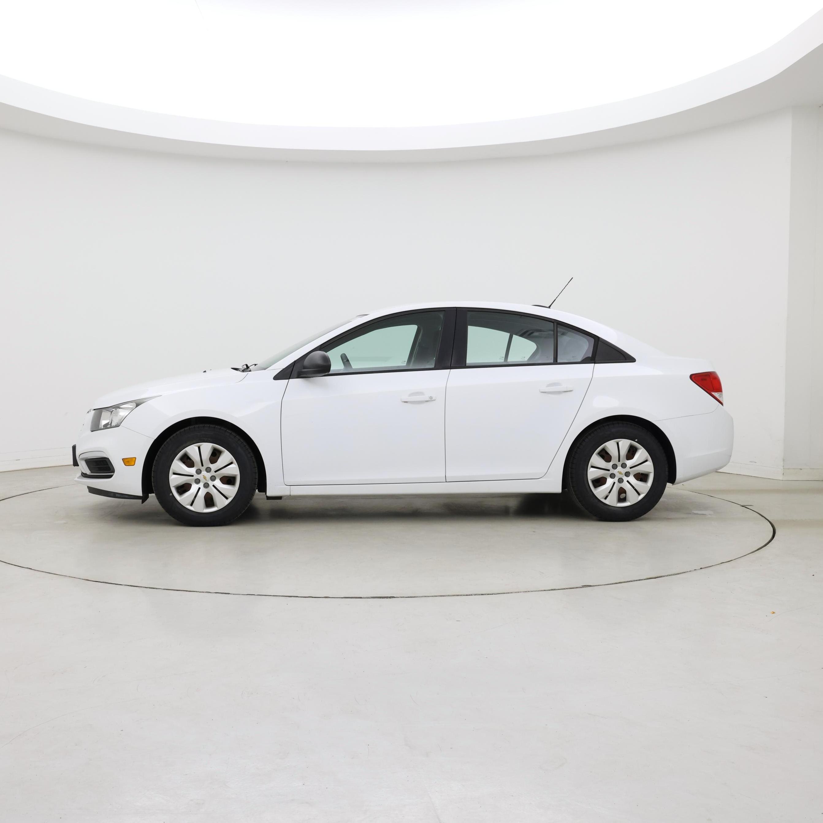 Thumbnail: 2016 Chevrolet Cruze - 3