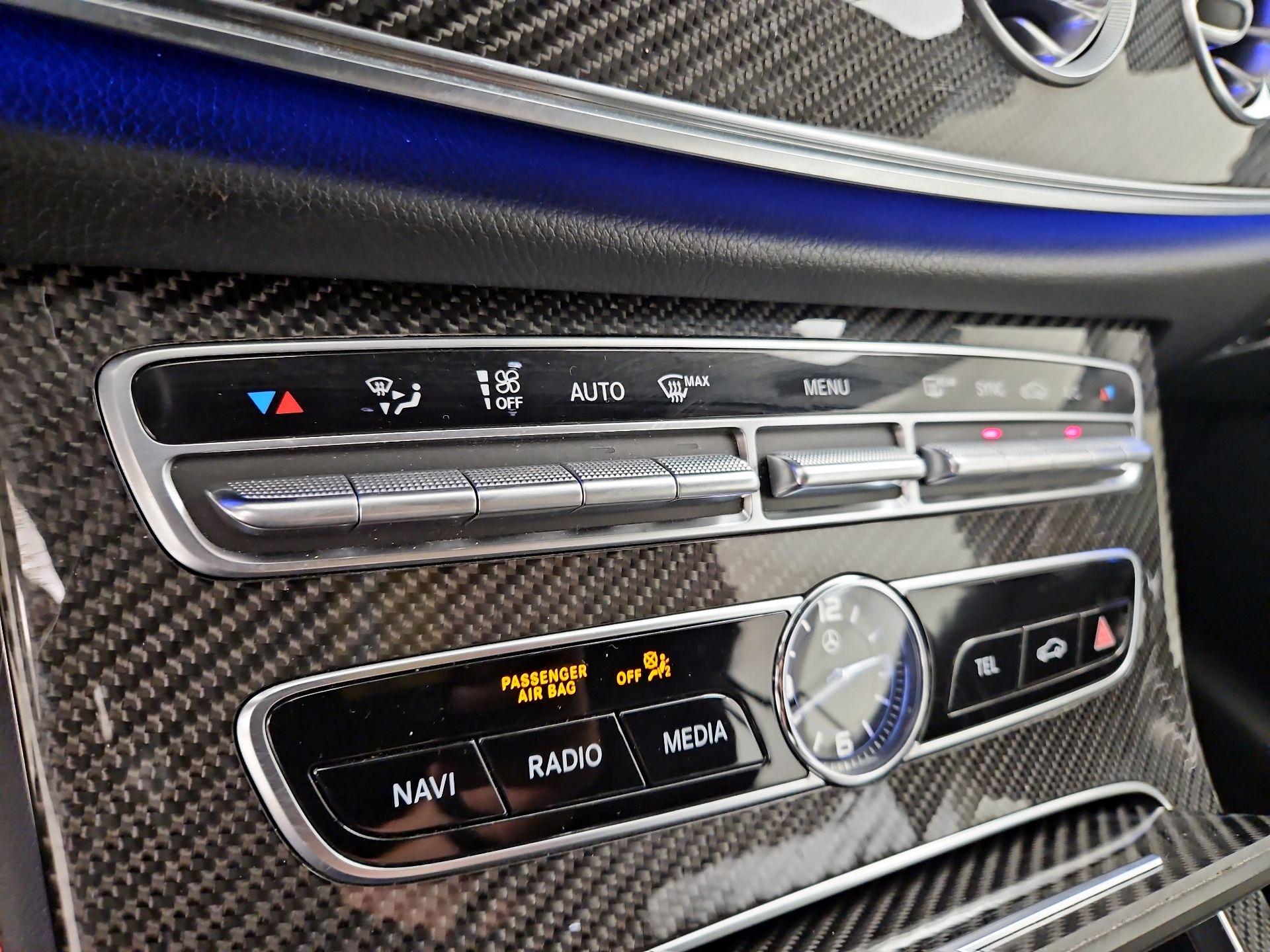 Thumbnail: 2020 Mercedes-Benz E-Class - 17