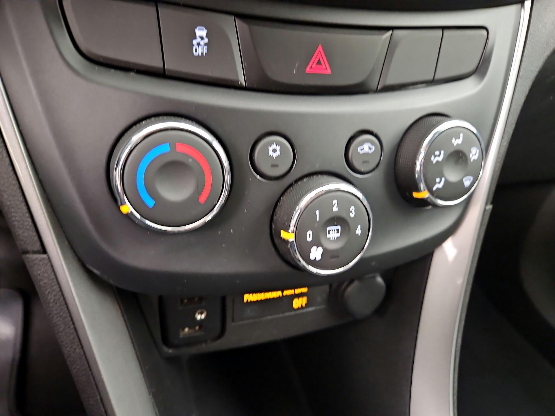 Thumbnail: 2017 Chevrolet Trax - 16