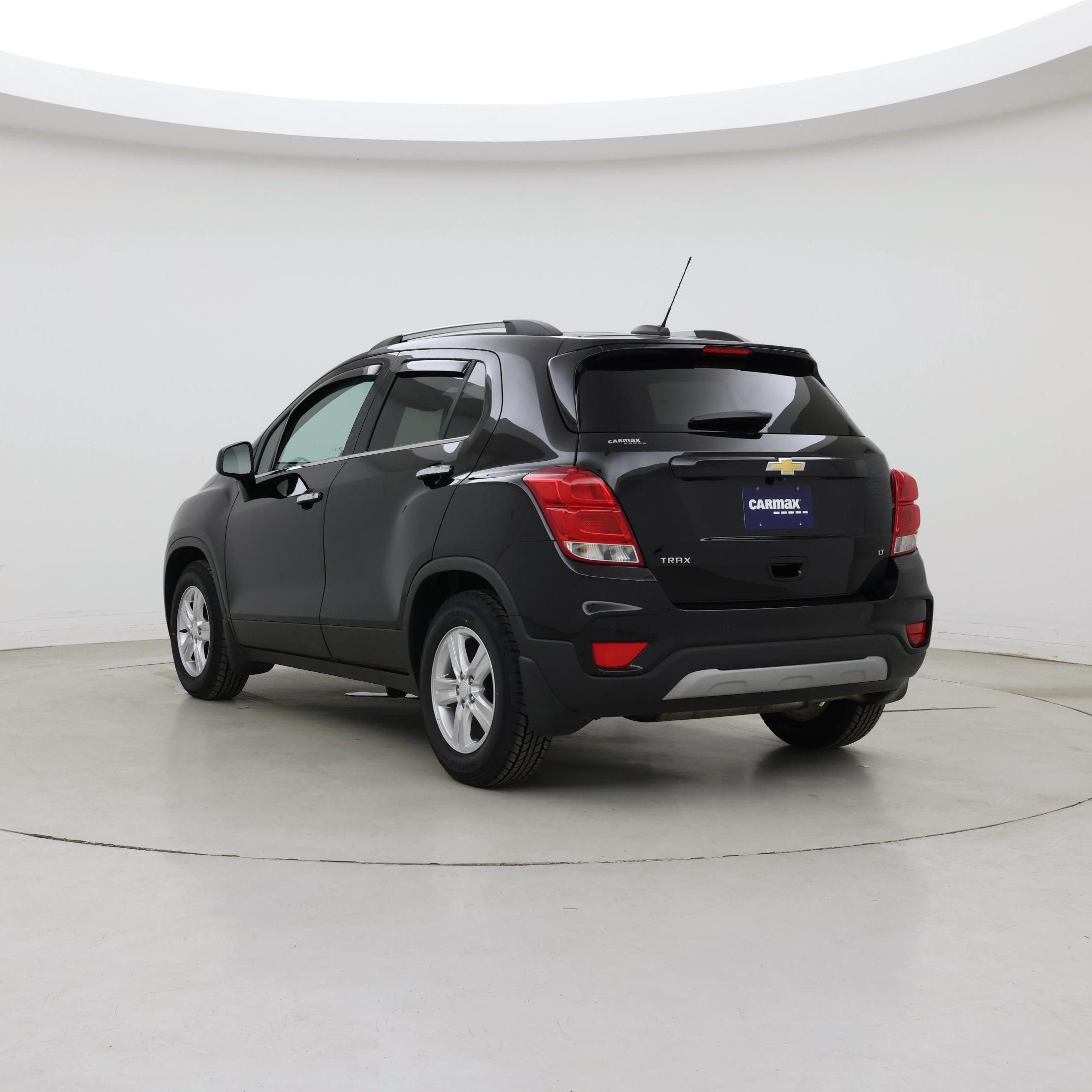 Thumbnail: 2017 Chevrolet Trax - 2