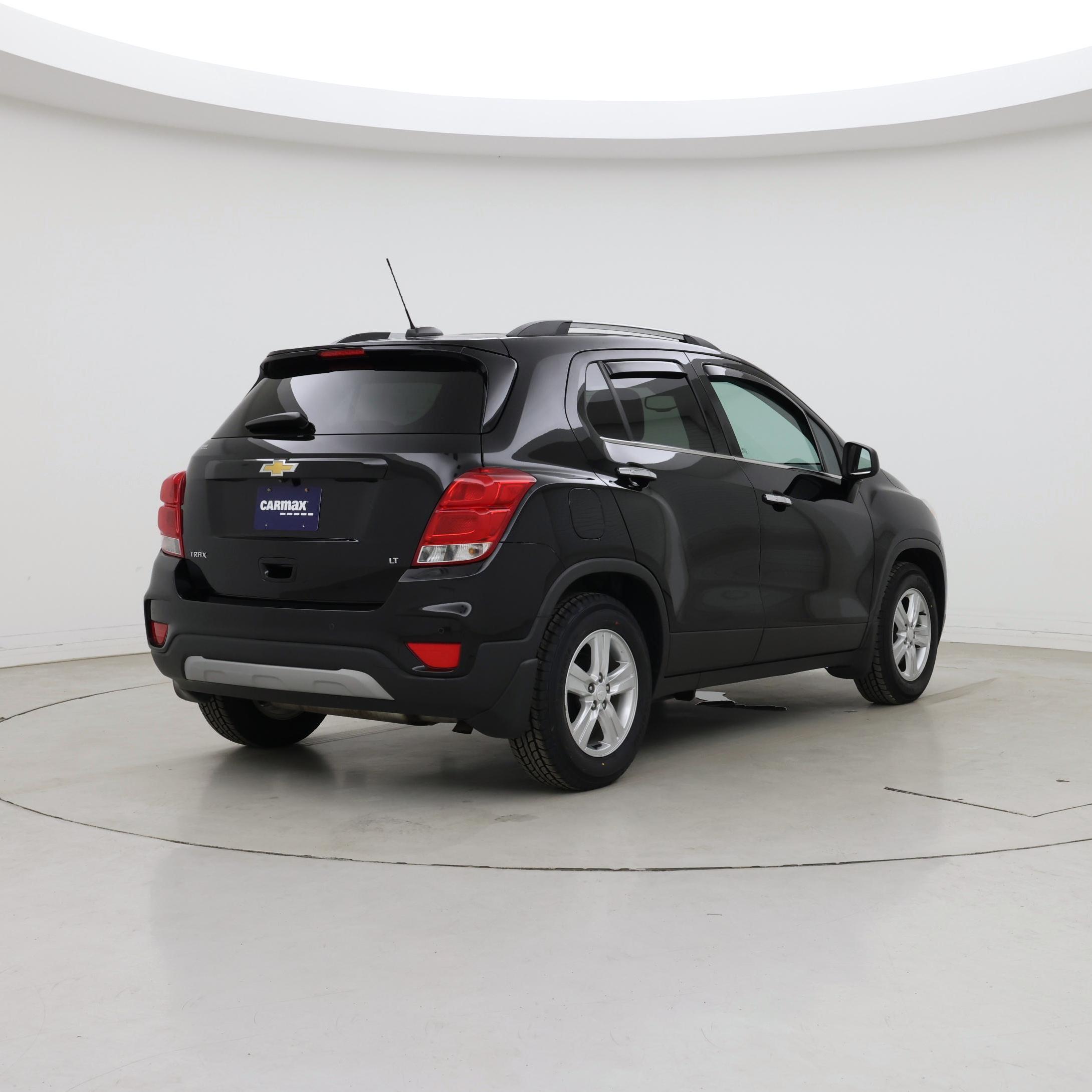 Thumbnail: 2017 Chevrolet Trax - 8