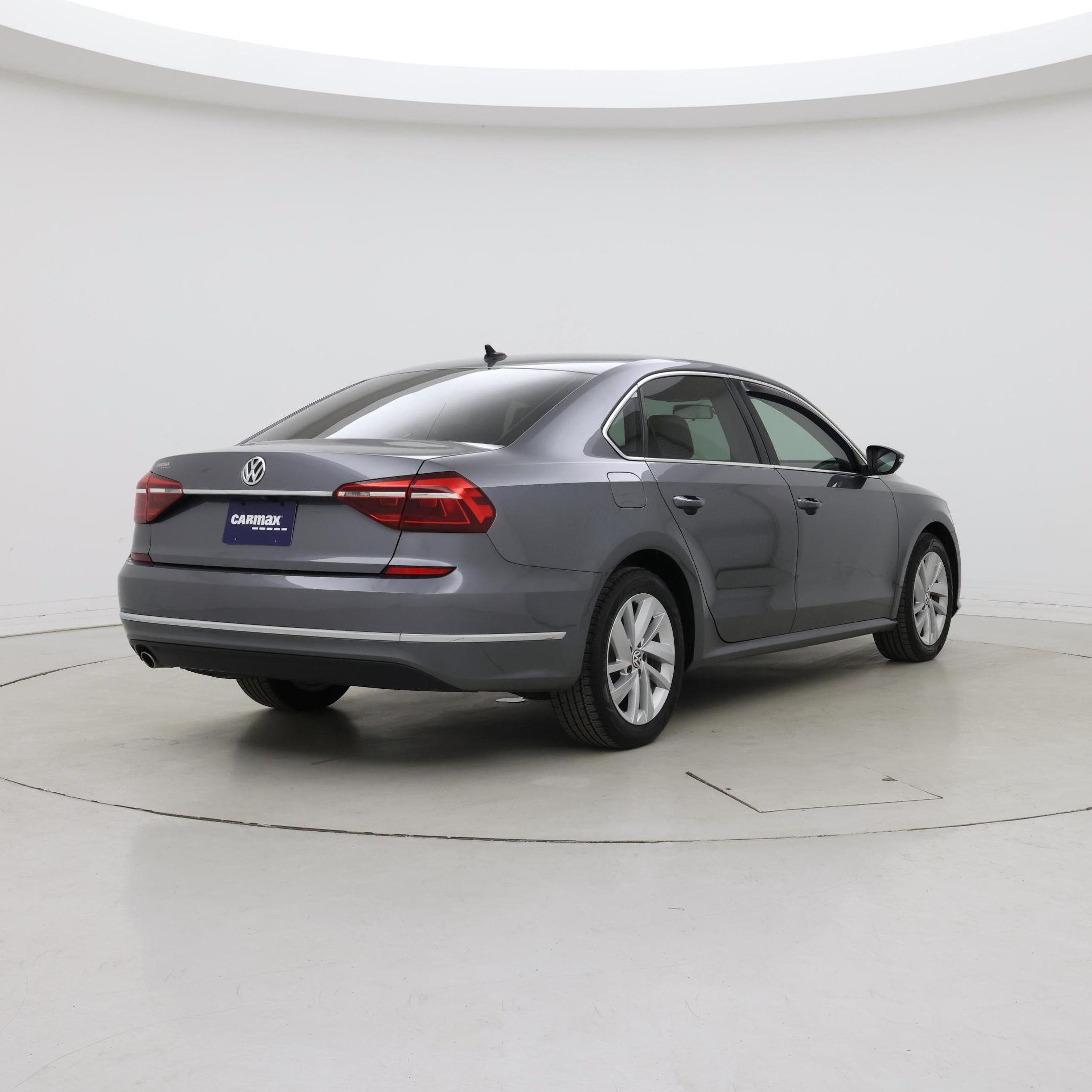 Thumbnail: 2018 Volkswagen Passat - 8