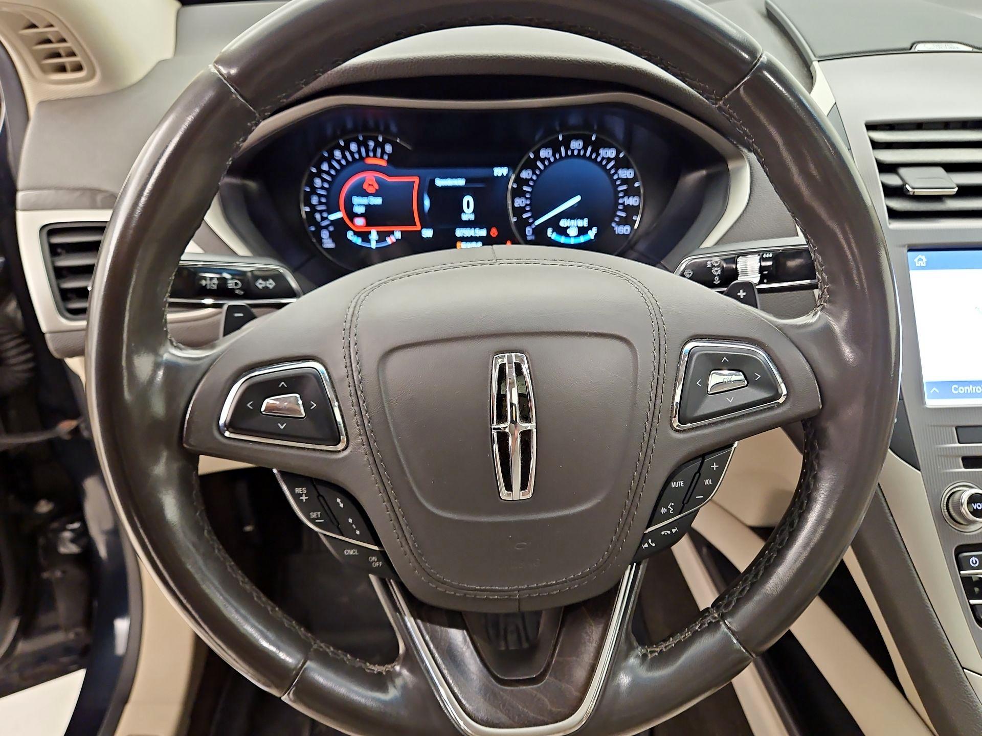 Thumbnail: 2020 Lincoln MKZ - 10