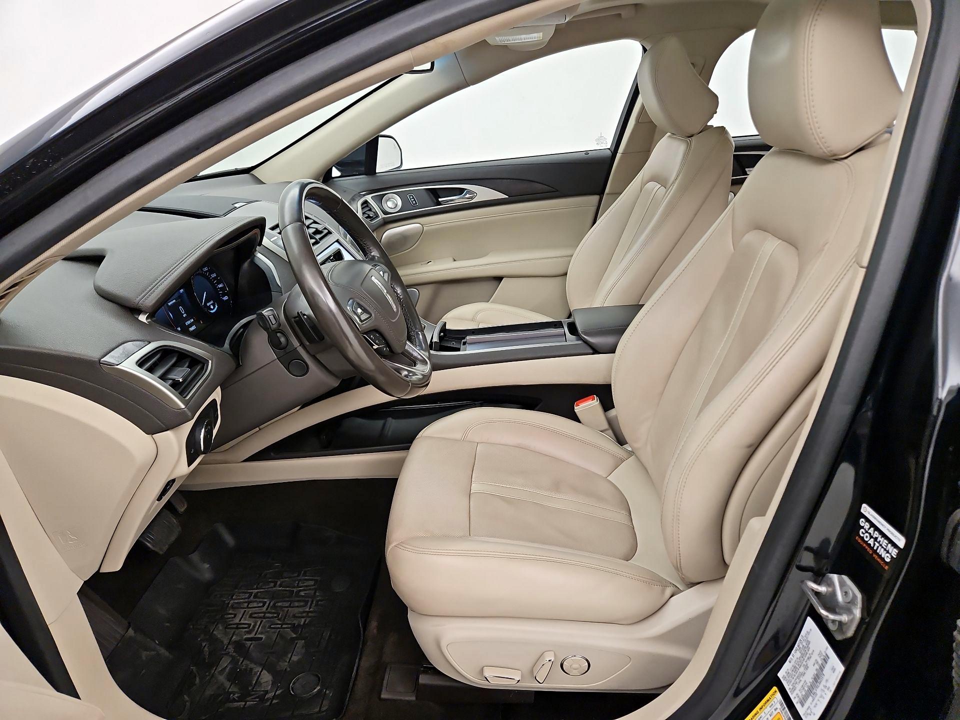 Thumbnail: 2020 Lincoln MKZ - 11