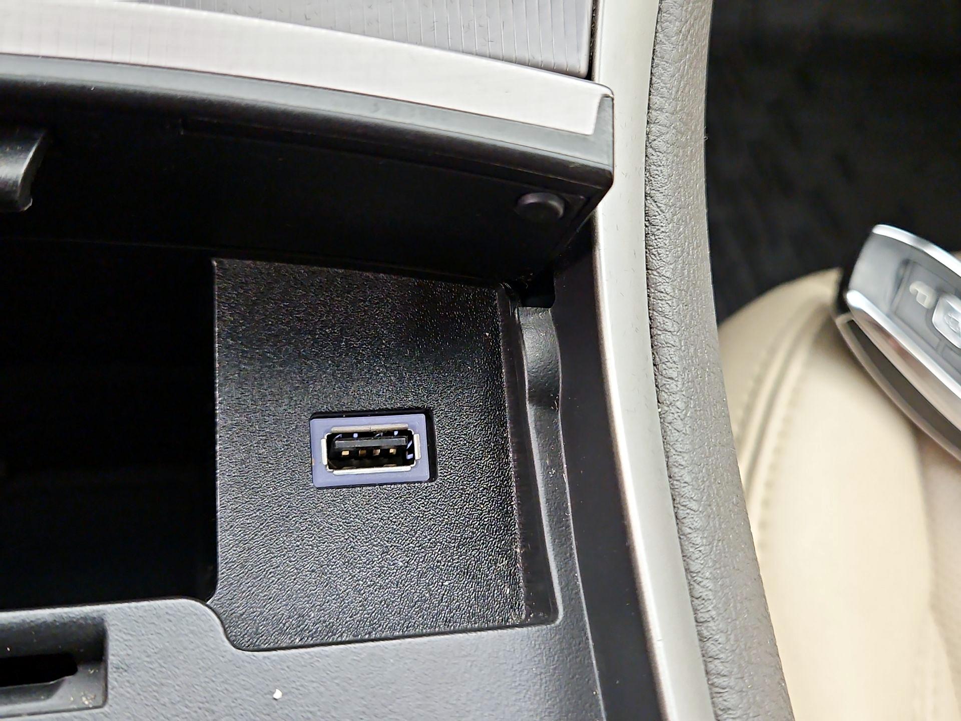 Thumbnail: 2020 Lincoln MKZ - 19