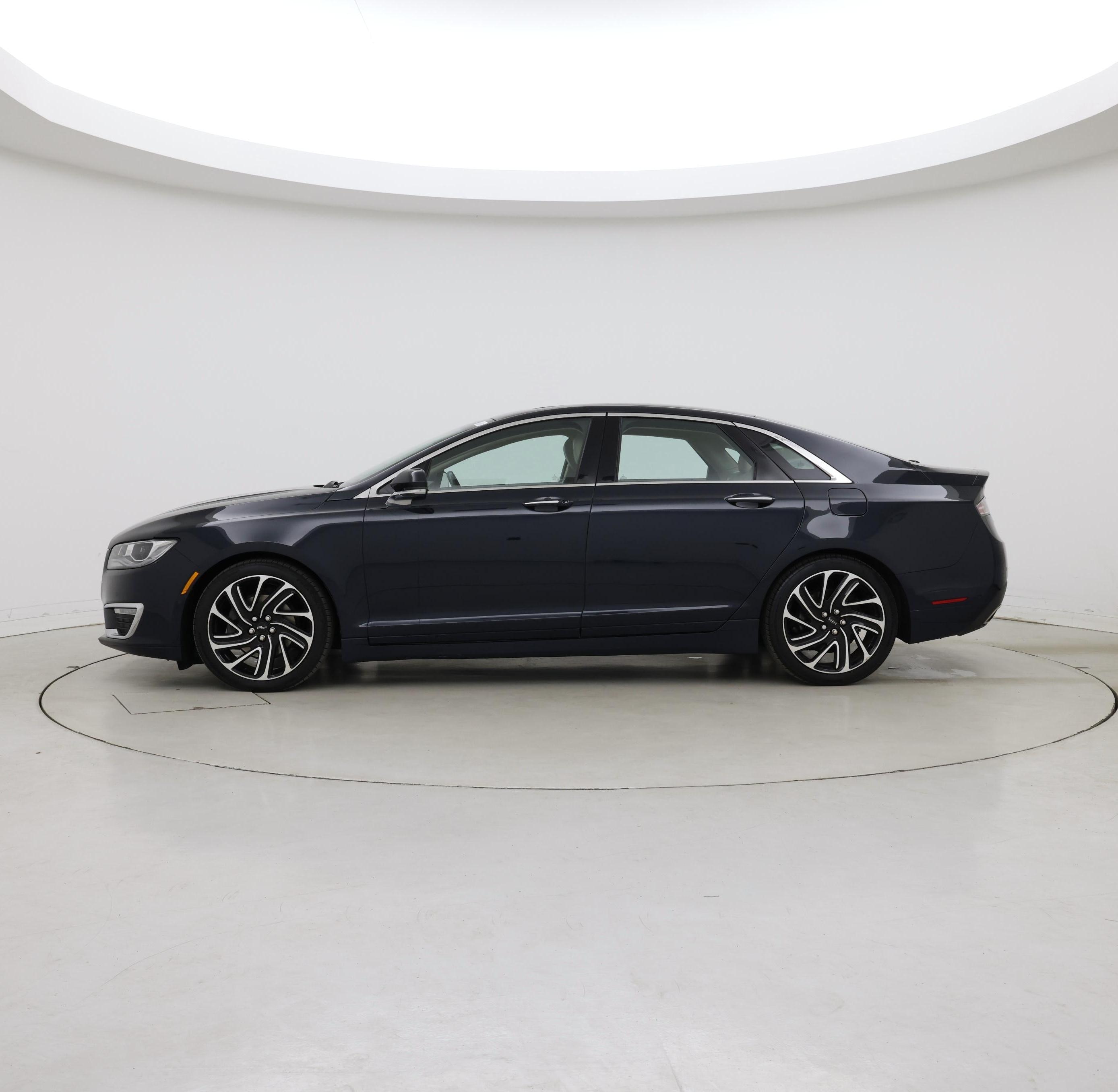 Thumbnail: 2020 Lincoln MKZ - 3