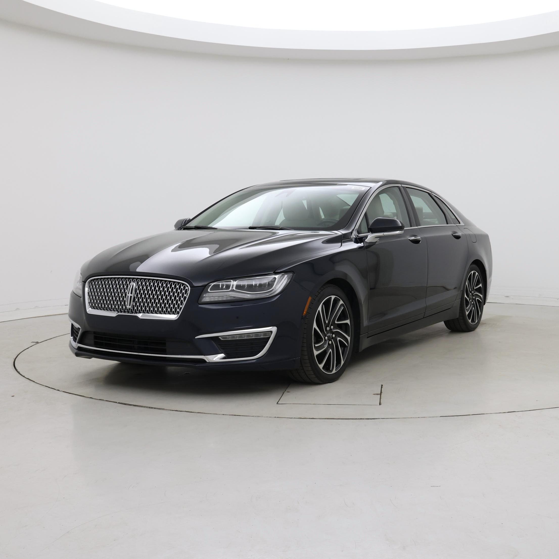 Thumbnail: 2020 Lincoln MKZ - 4
