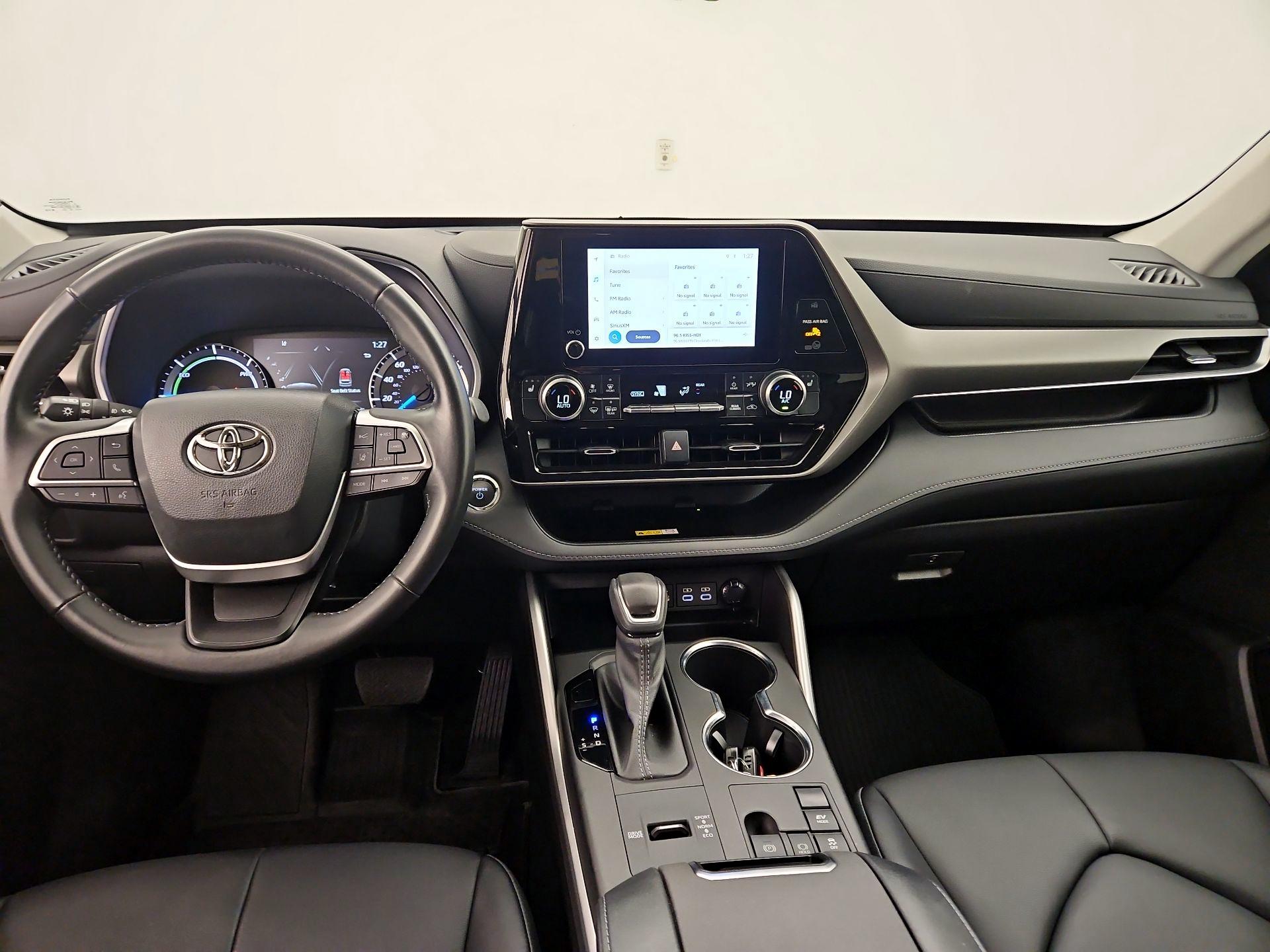 Thumbnail: 2023 Toyota Highlander - 9