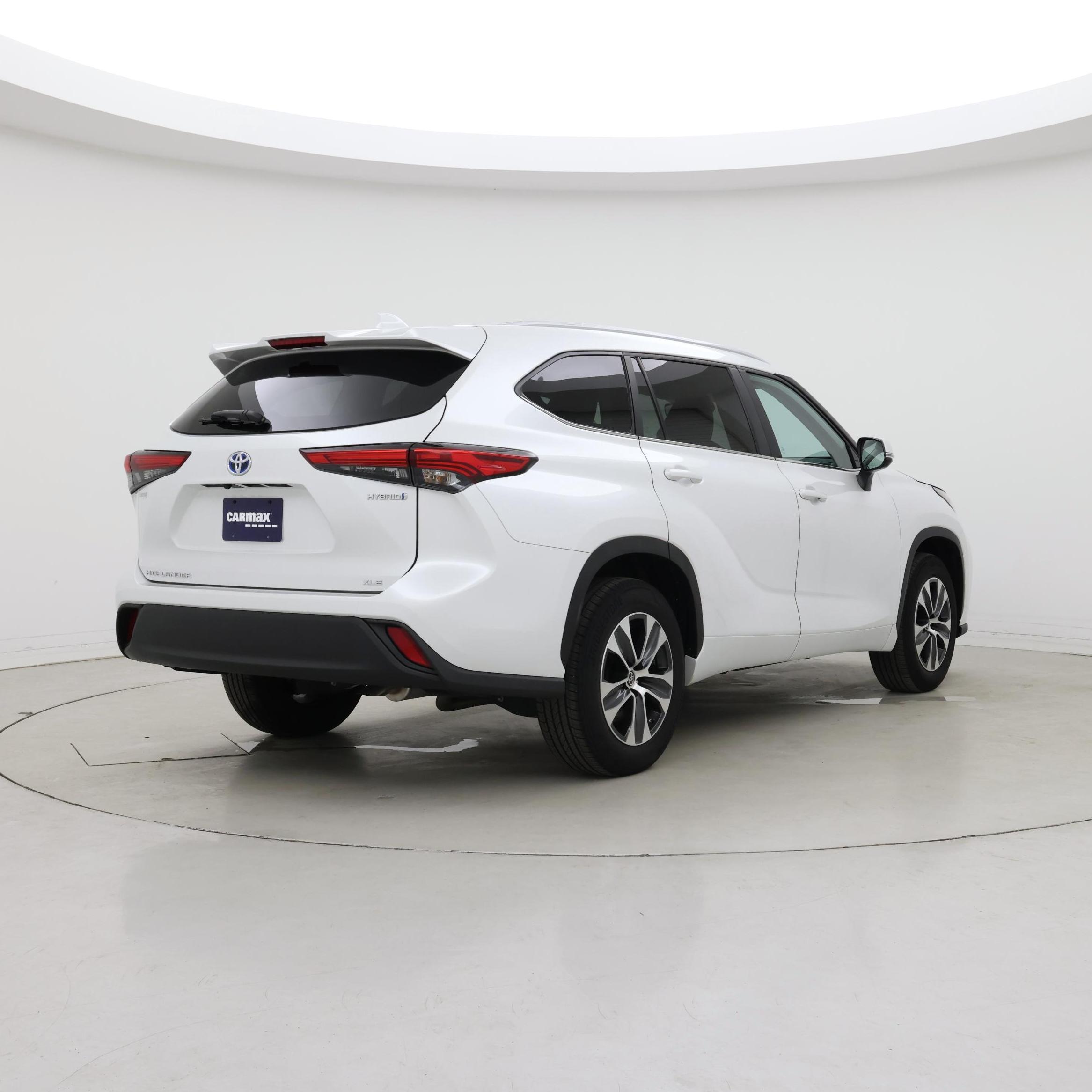 Thumbnail: 2023 Toyota Highlander - 8