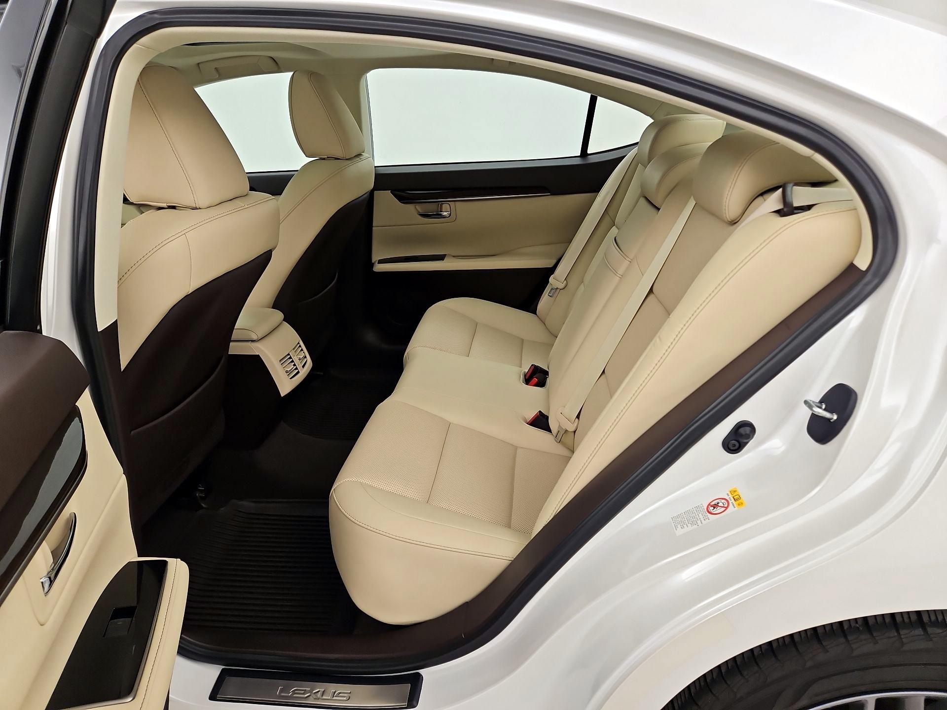 Thumbnail: 2018 Lexus ES - 20