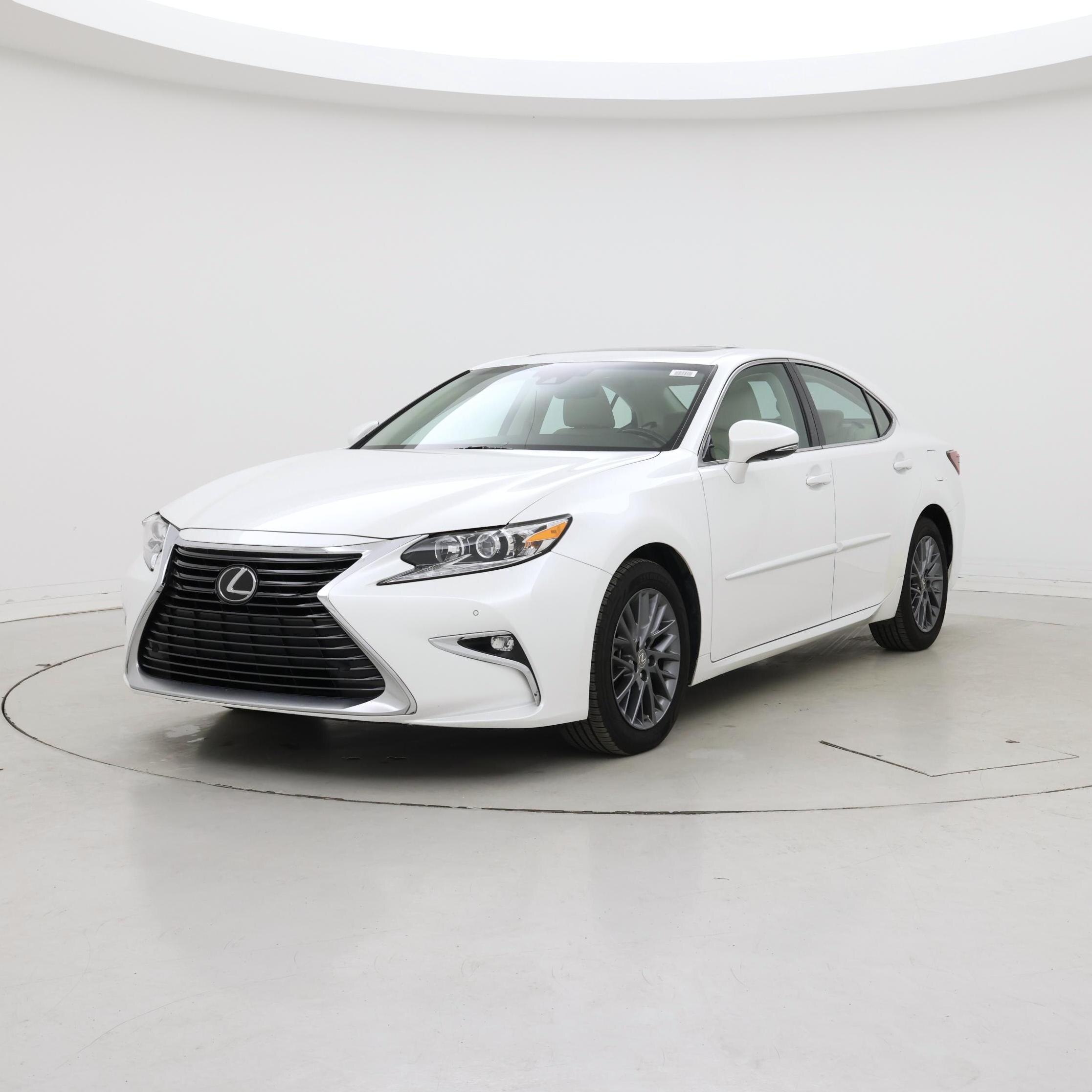 Thumbnail: 2018 Lexus ES - 4