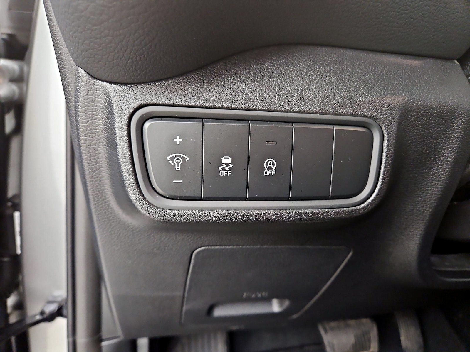 2025 Kia Soul LX - Photo 14