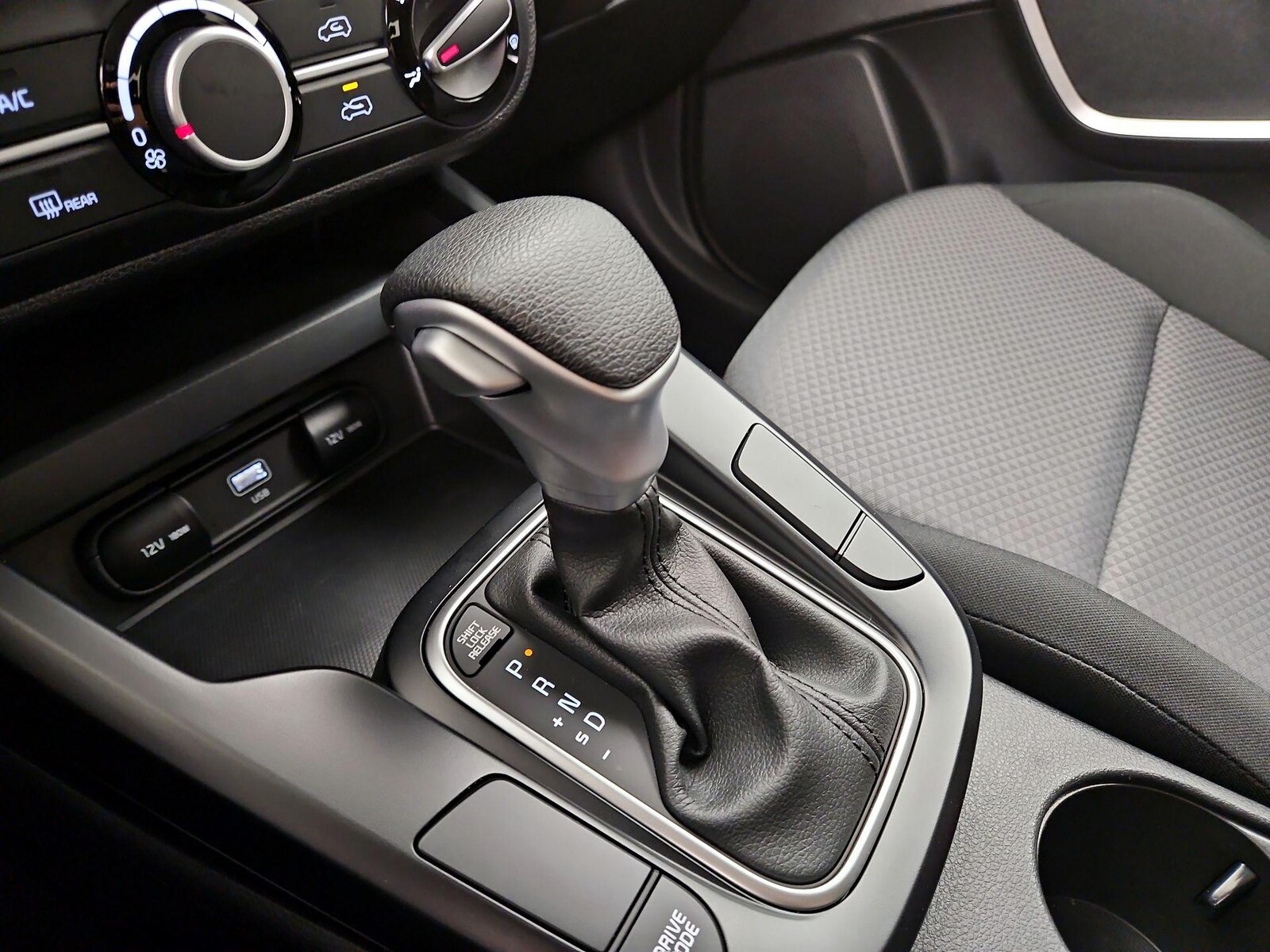 2025 Kia Soul LX - Photo 18