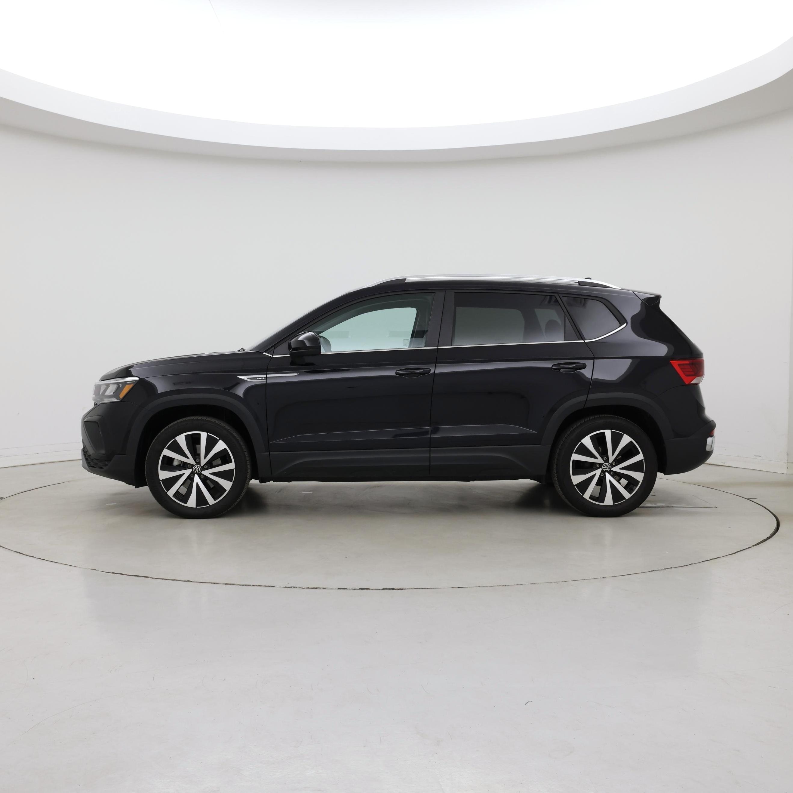 Thumbnail: 2023 Volkswagen Taos - 3