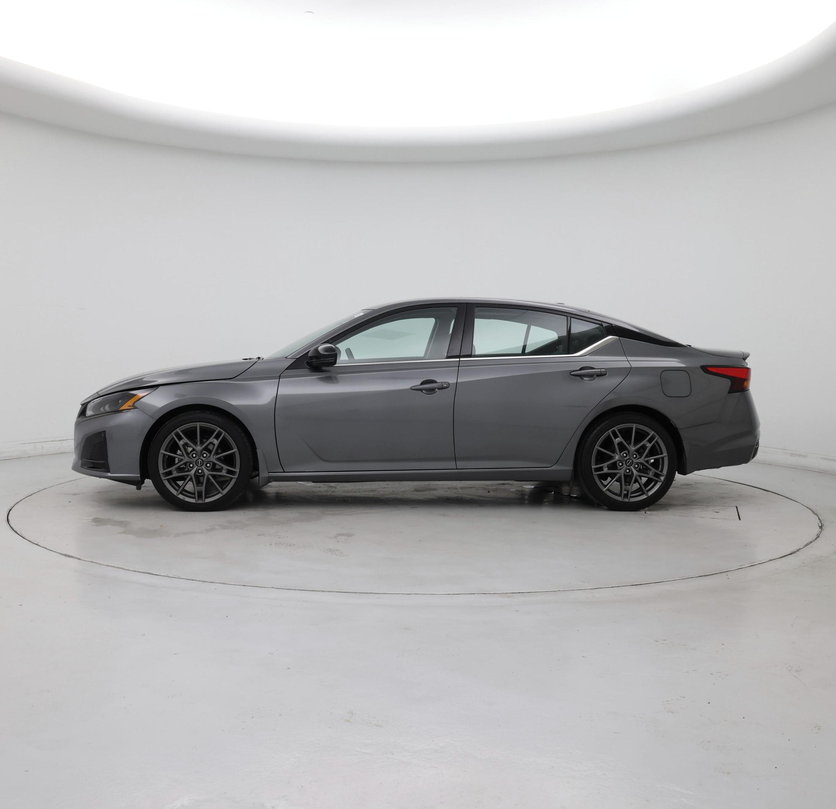 Thumbnail: 2023 Nissan Altima - 3