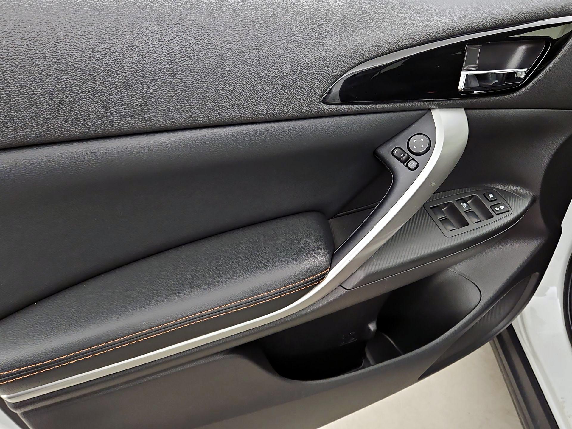 Thumbnail: 2019 Mitsubishi Eclipse Cross - 12