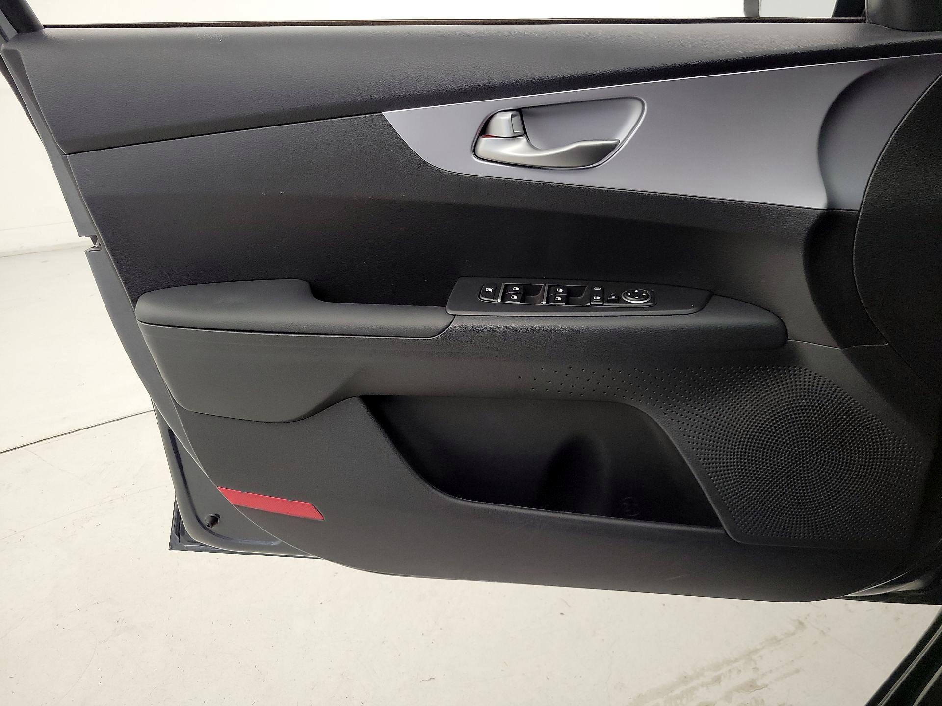 Thumbnail: 2024 Kia Forte - 12