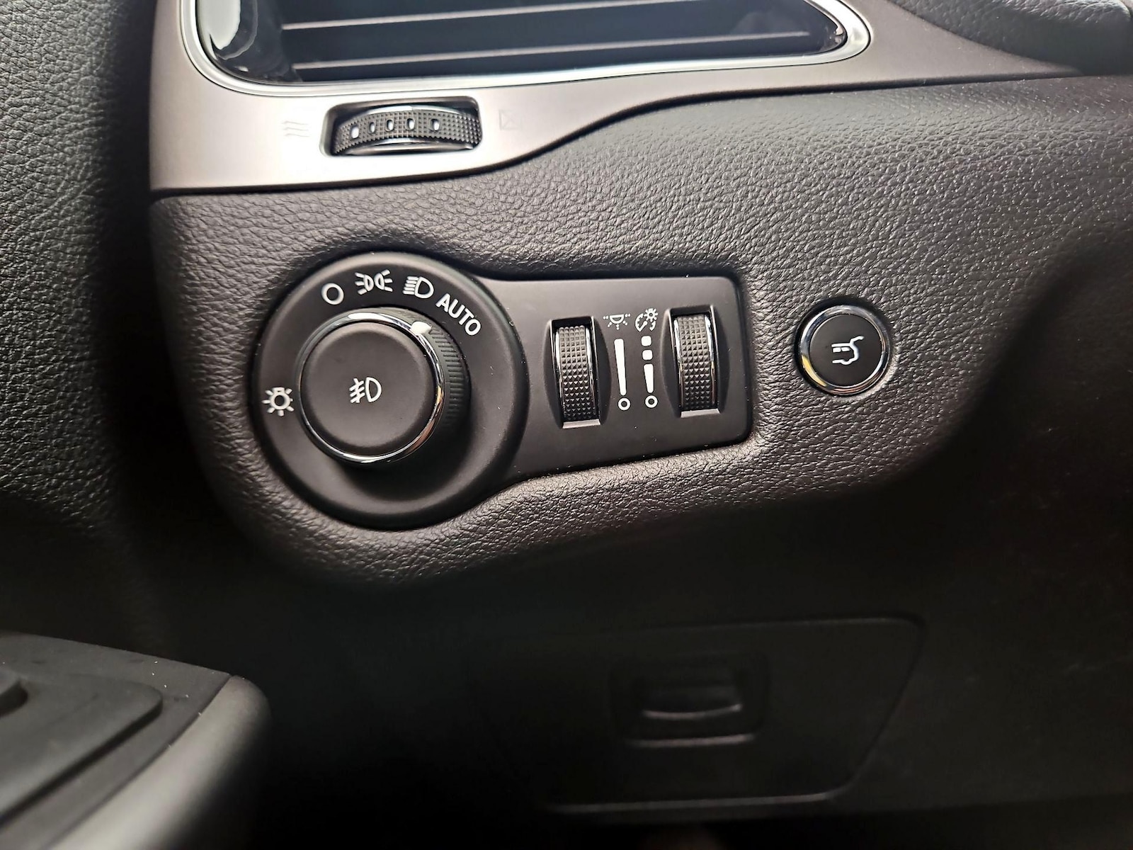 2020 Jeep Cherokee Limited - Photo 14