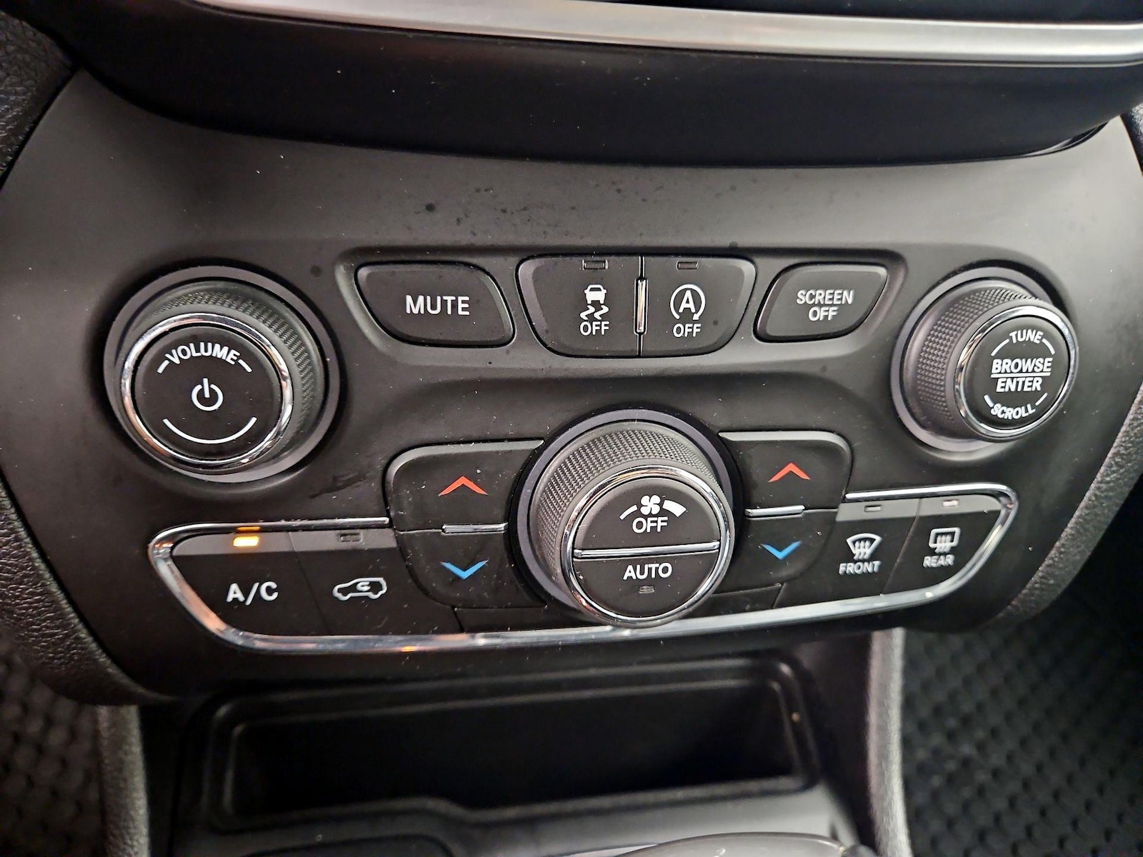 2020 Jeep Cherokee Limited - Photo 17
