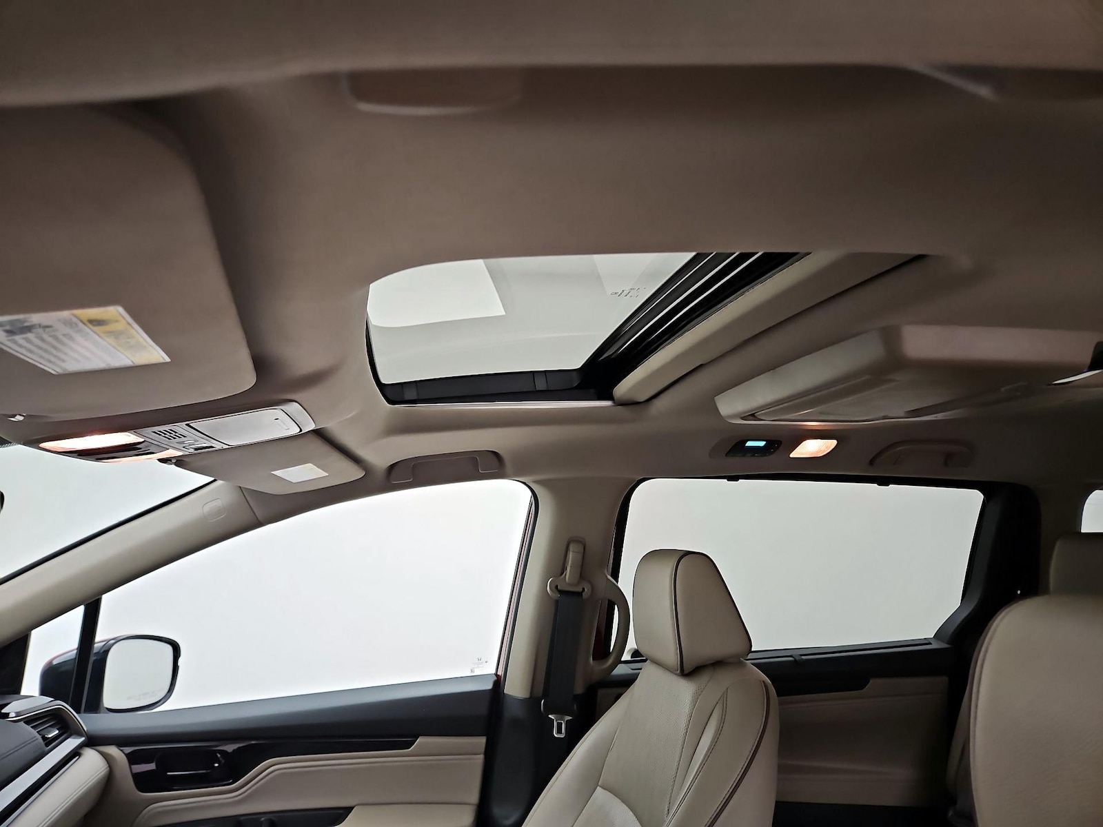 Sunroof(s) & Overhead Airbags