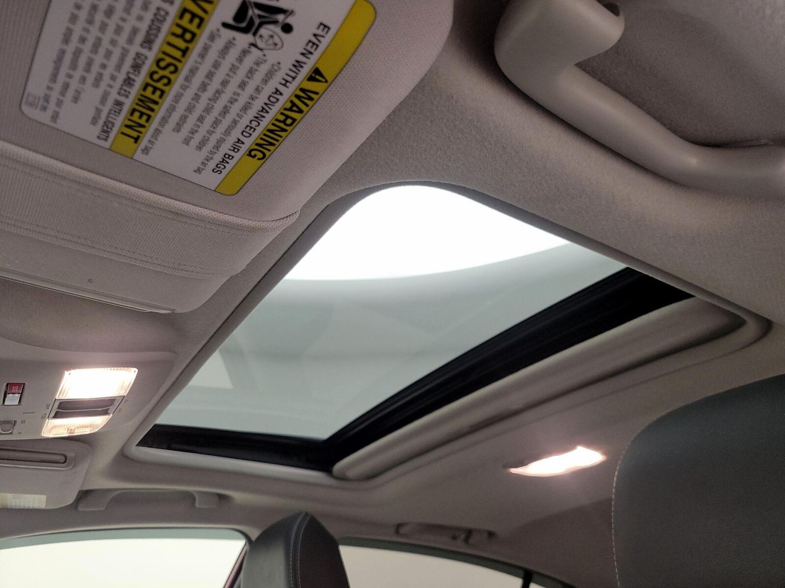 Sunroof(s) & Overhead Airbags