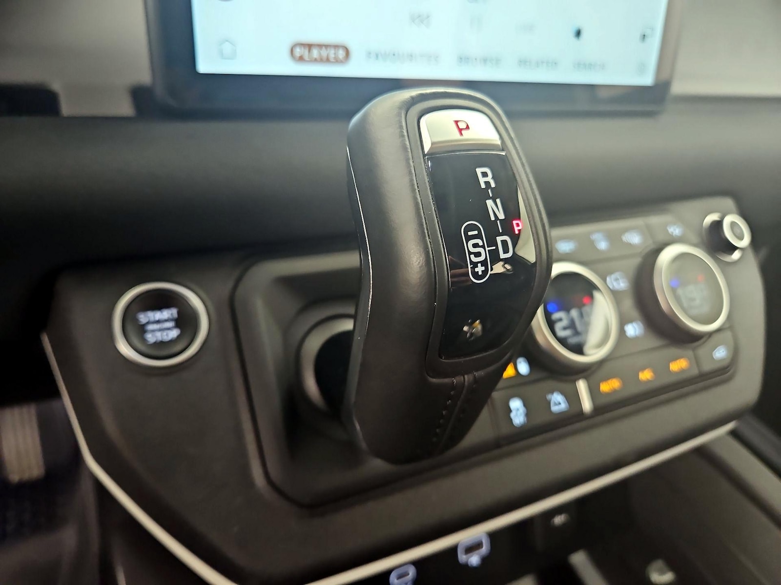 2023 Land Rover Defender S - Photo 19