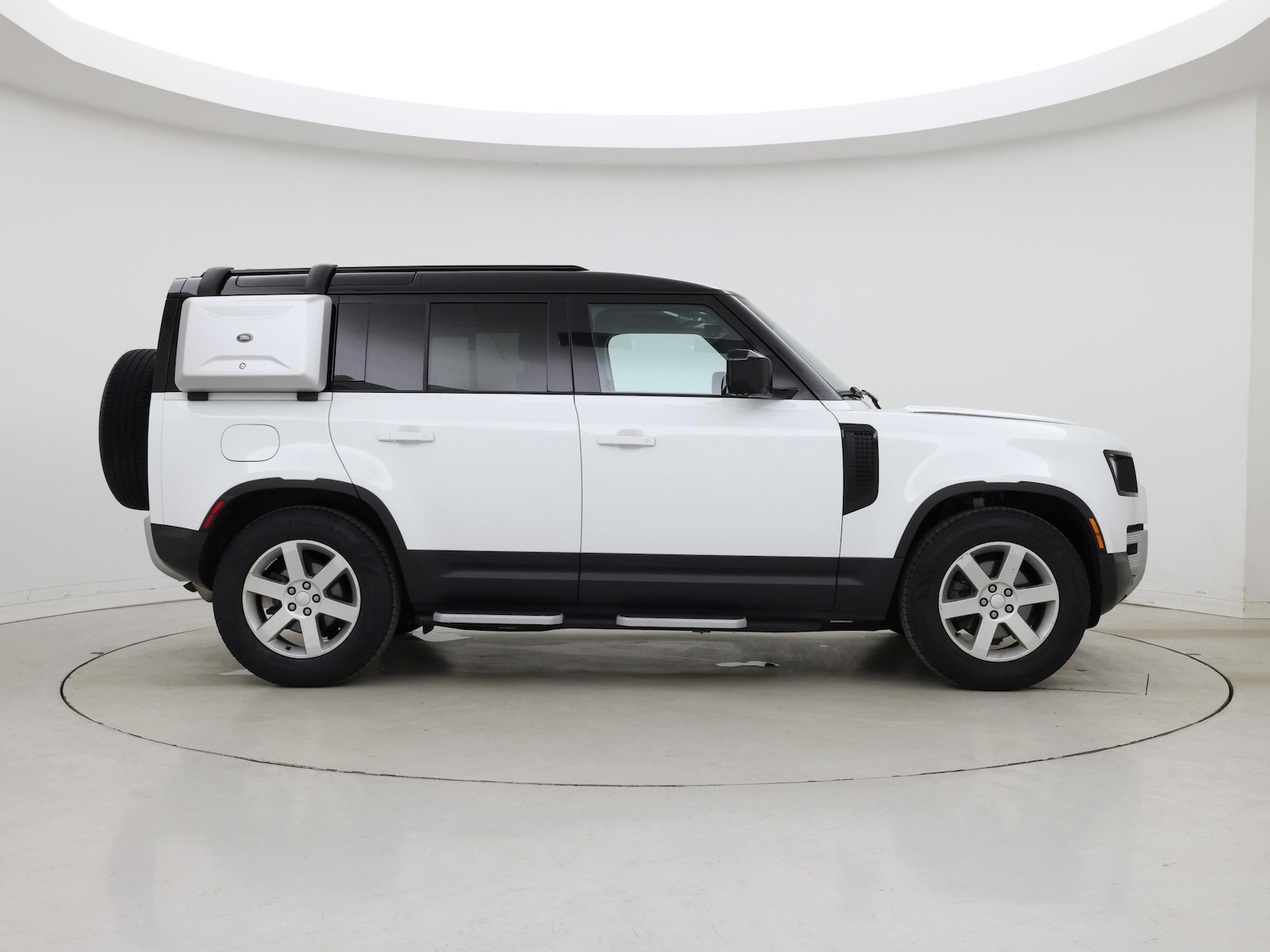 2023 Land Rover Defender S - Photo 8