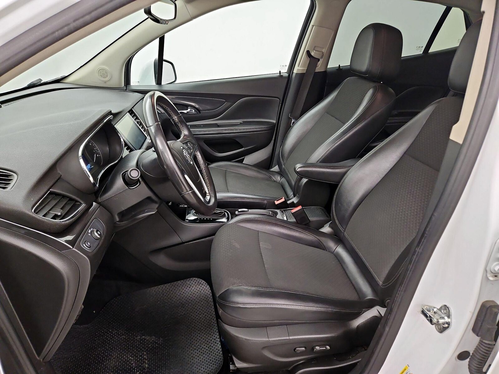 Power Seat(s) & Side Airbags