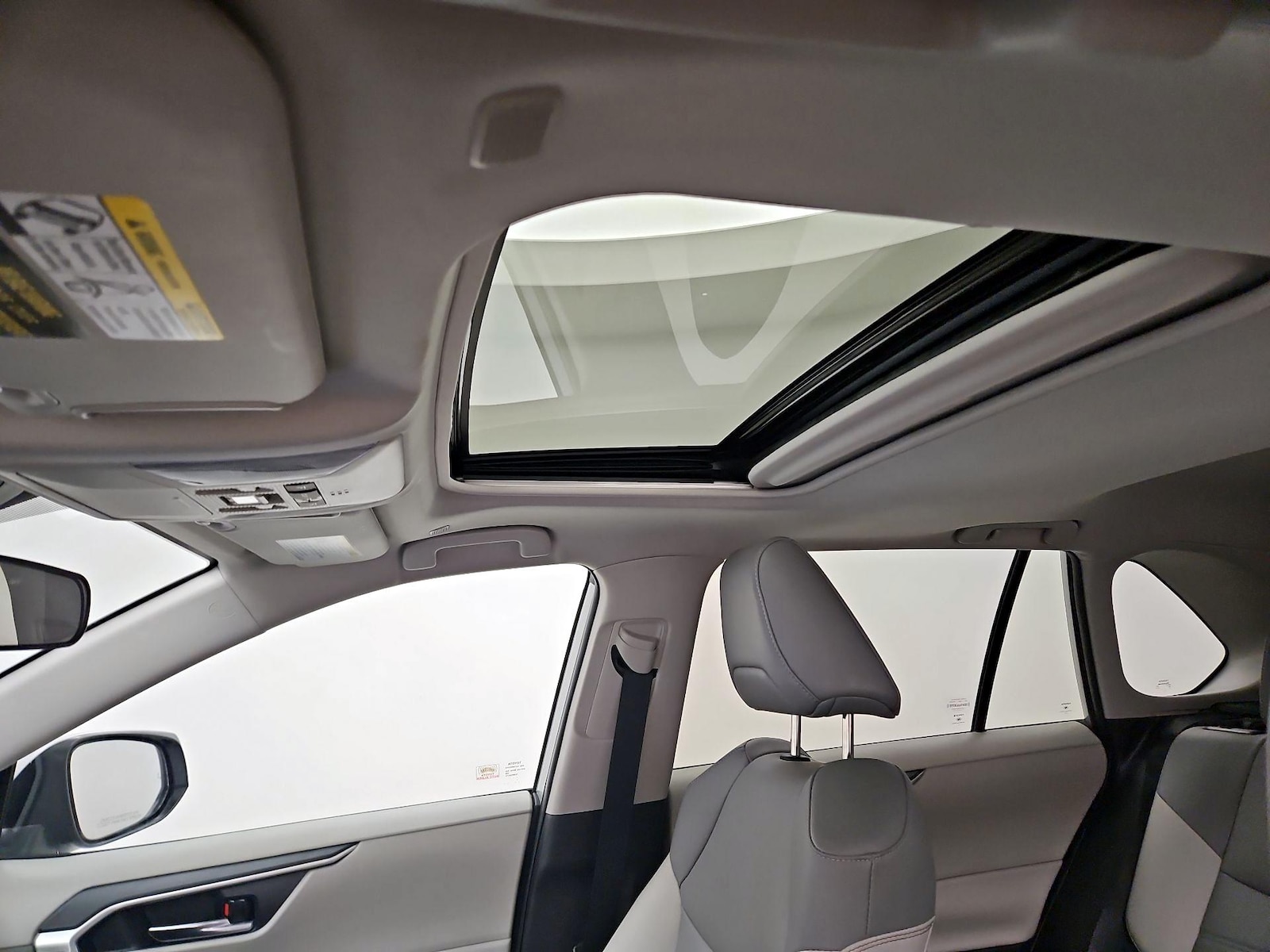 Sunroof(s) & Overhead Airbags