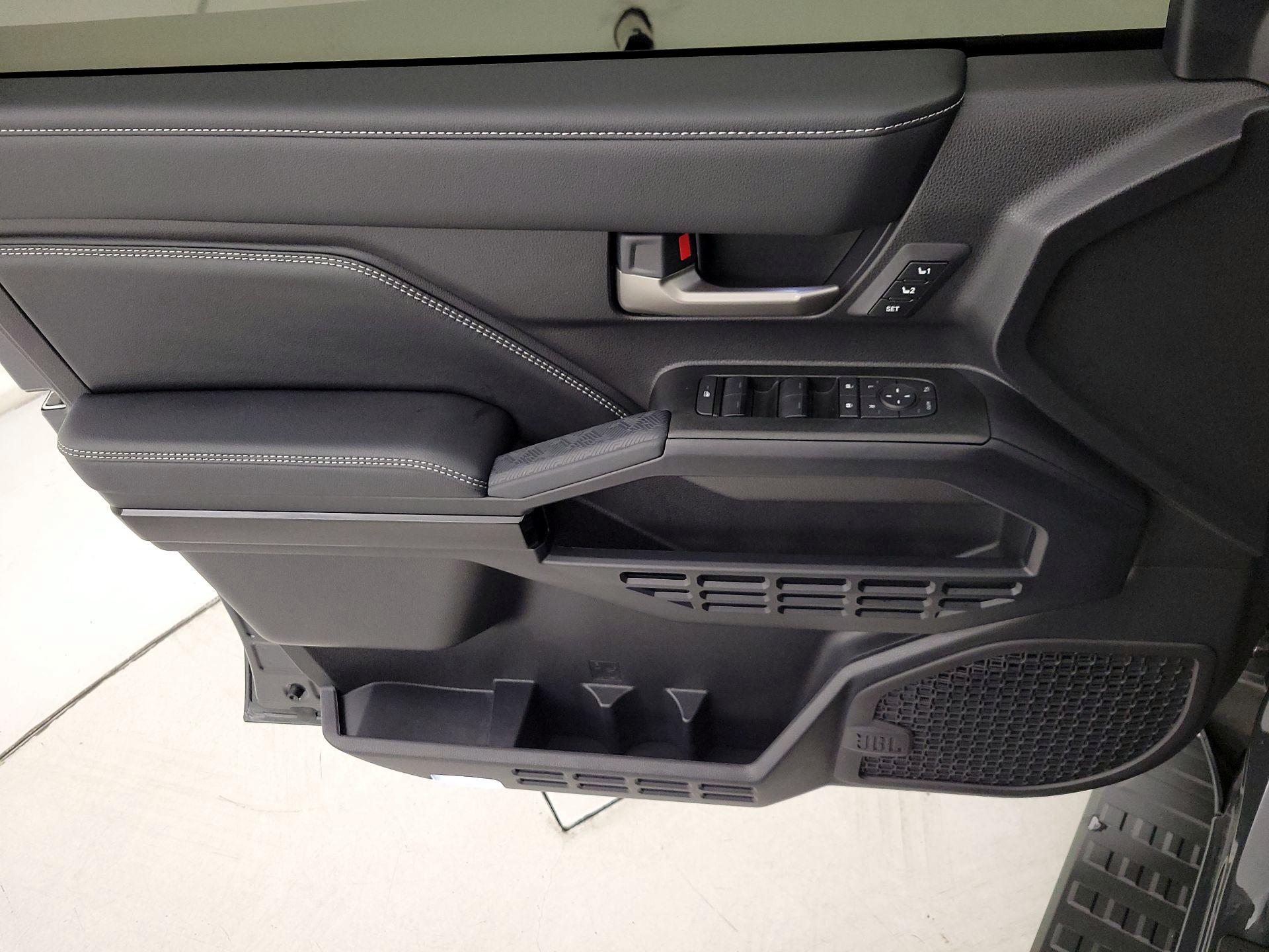 Thumbnail: 2025 Toyota 4Runner - 12