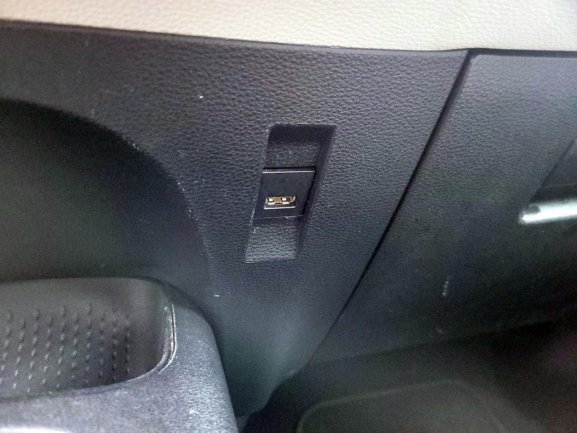 Thumbnail: 2021 Toyota Corolla - 18