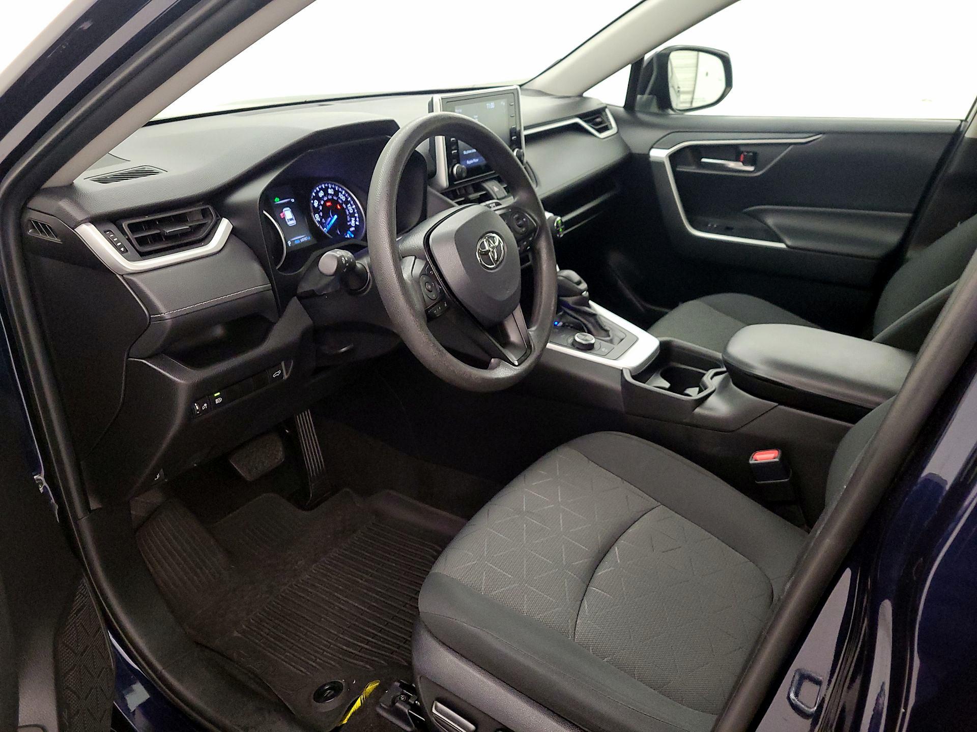 Thumbnail: 2021 Toyota RAV4 - 11