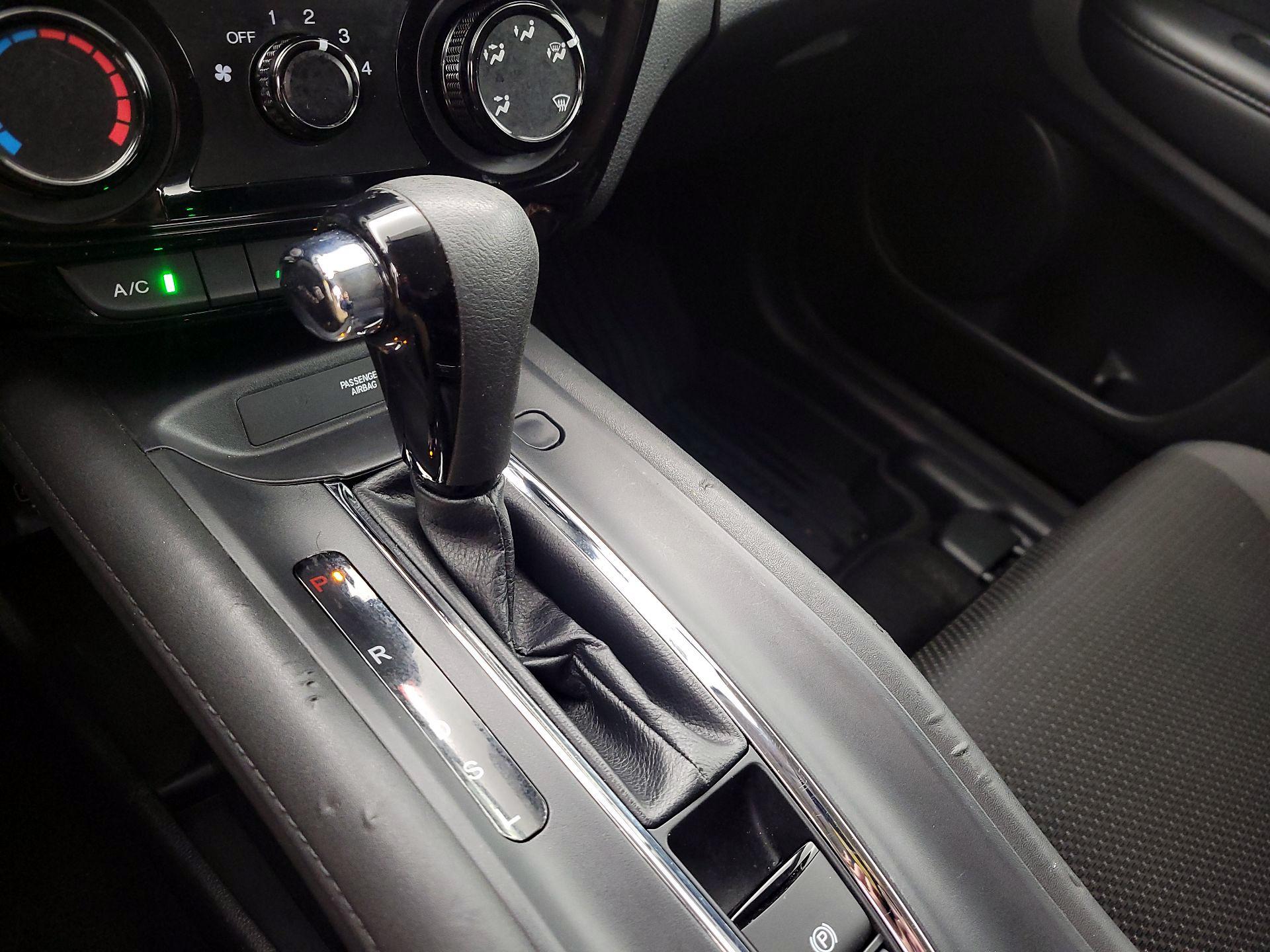 Thumbnail: 2019 Honda HR-V - 17