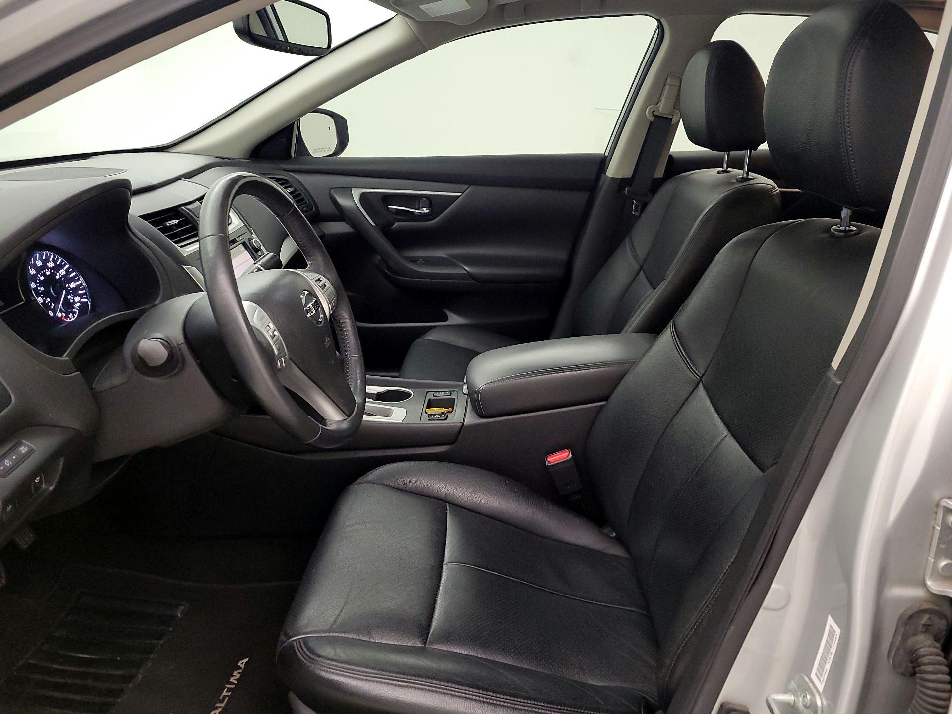 Thumbnail: 2017 Nissan Altima - 11